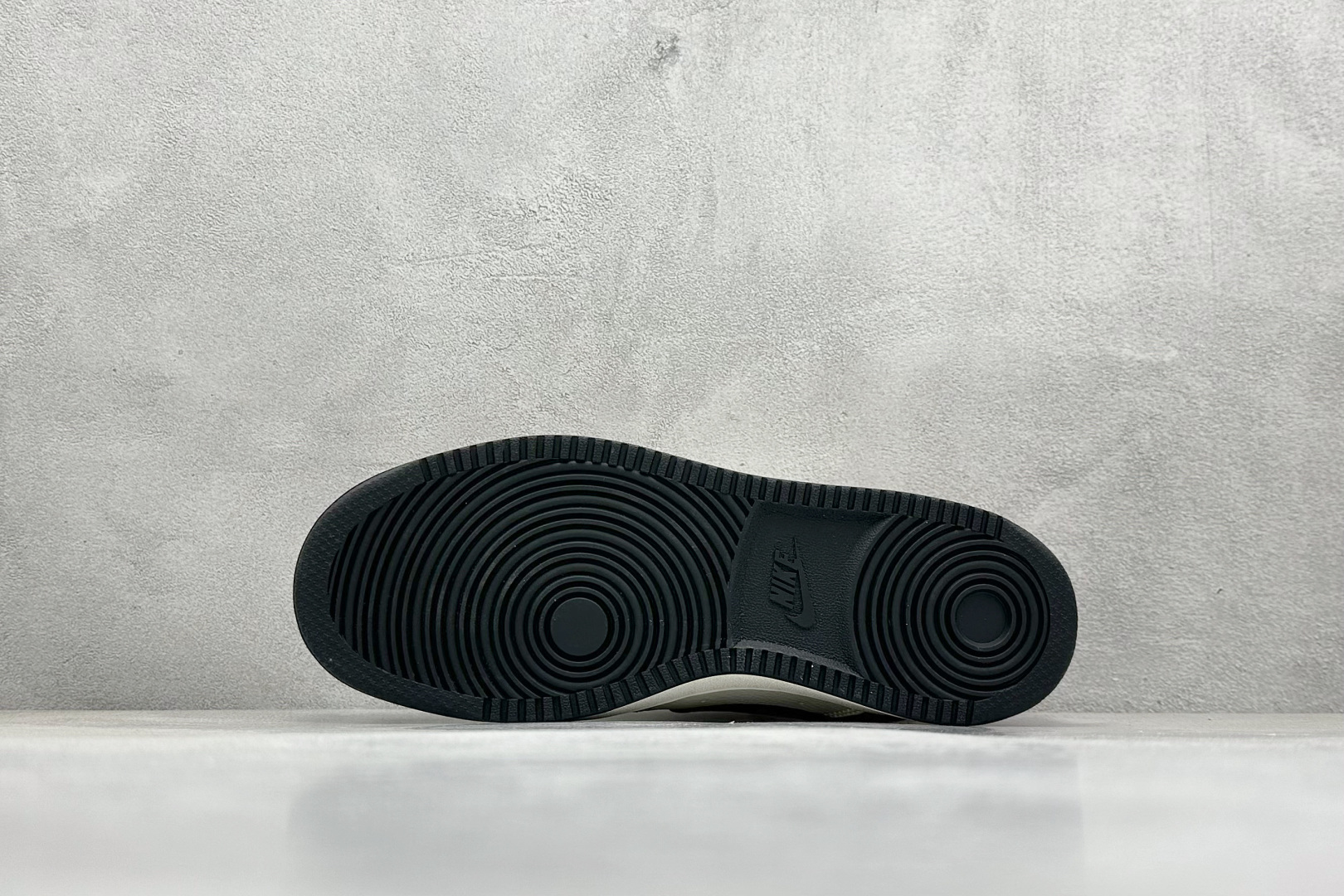 Nike Court Vision Low x Supreme 黑白红 休闲运动板鞋 FD5188-132