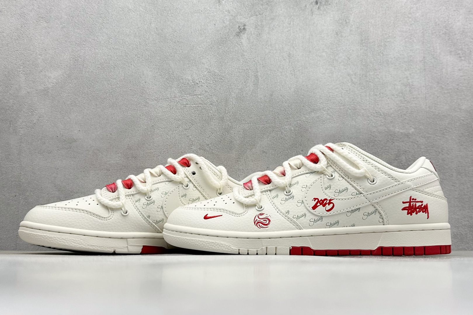 Nike SB Dunk Low x Stussy 白红小钩绑带 SJ2068-259