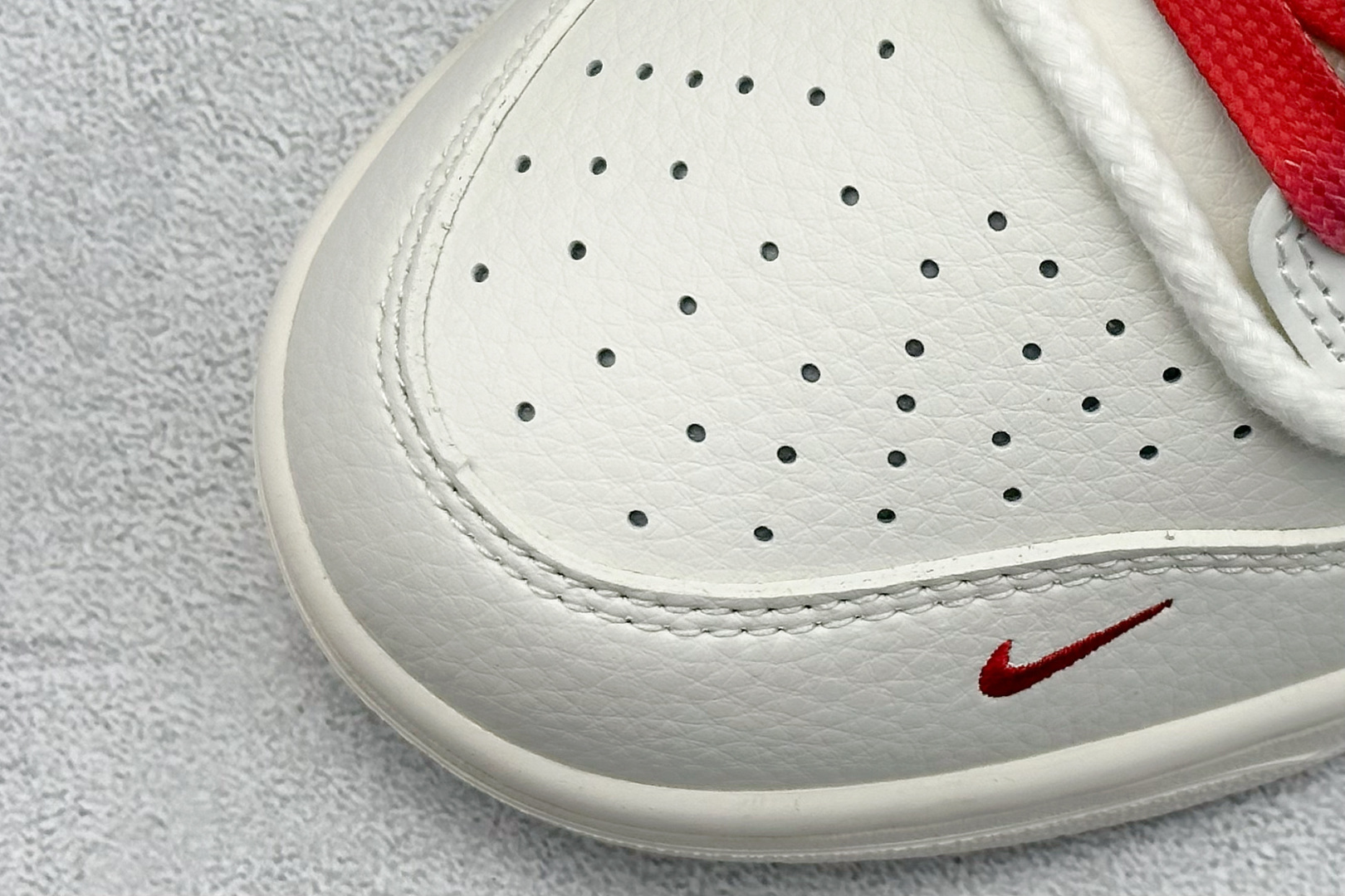 Nike SB Dunk Low x Stussy 白红小钩绑带 SJ2068-259