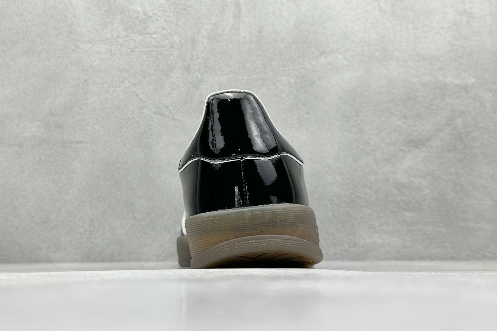 160 Adidas Originals Gazelle Indoor 三叶草复古休闲防滑耐磨低帮板鞋 JQ8124