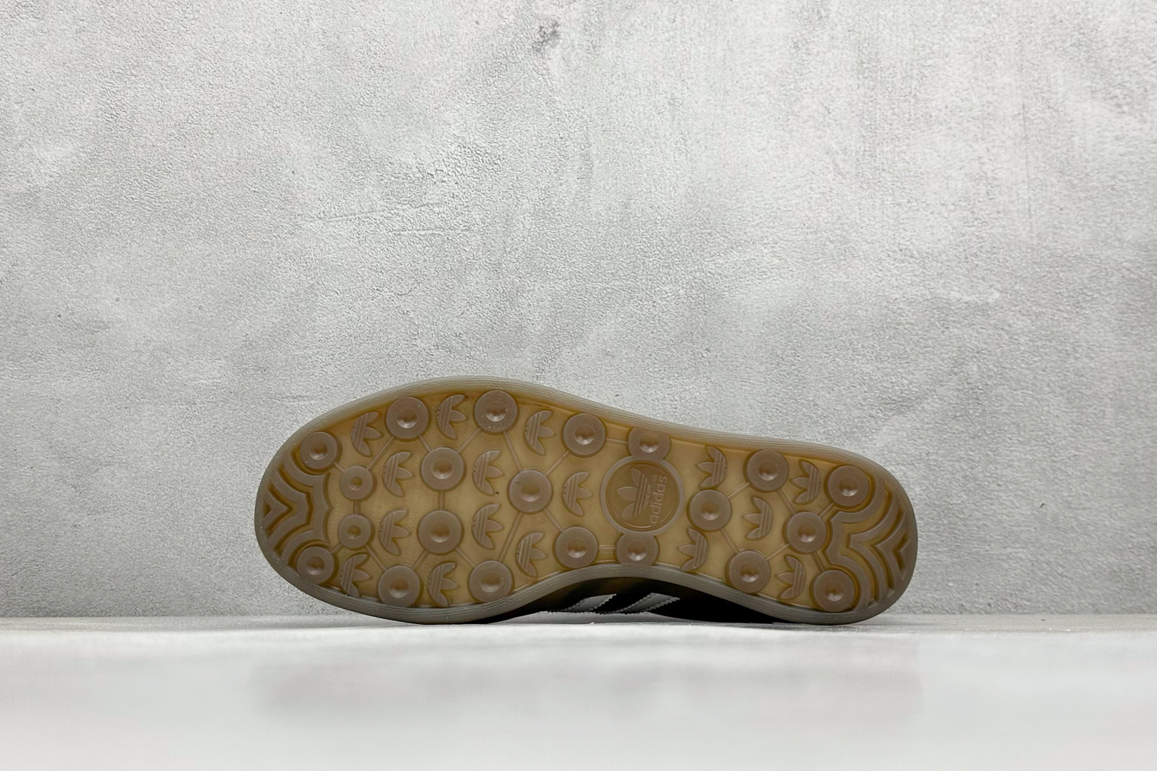 160 Adidas Originals Gazelle Indoor 三叶草复古休闲防滑耐磨低帮板鞋 JQ8124