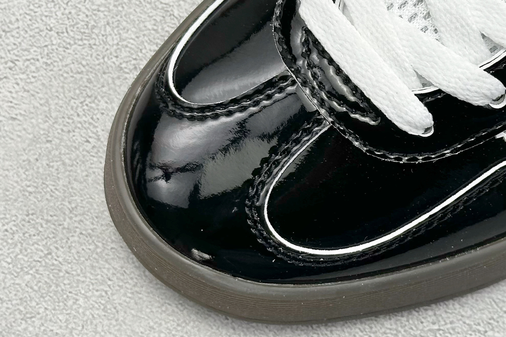 160 Adidas Originals Gazelle Indoor 三叶草复古休闲防滑耐磨低帮板鞋 JQ8124