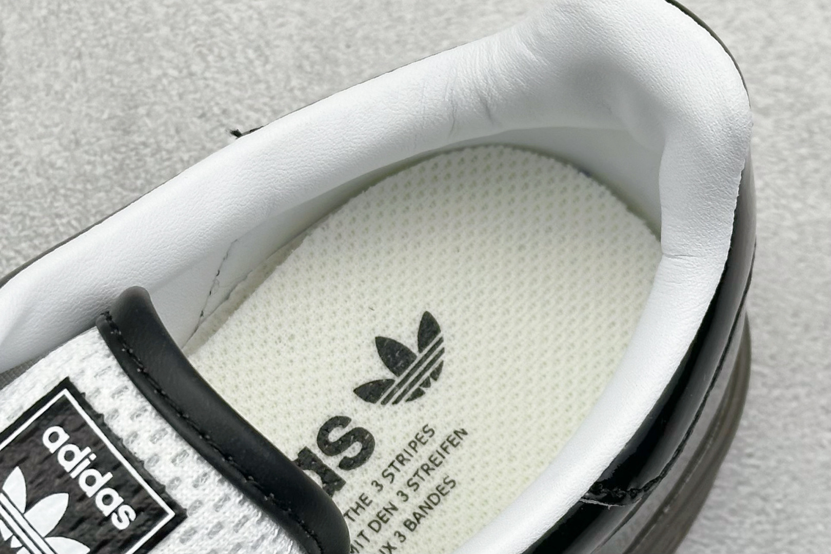 160 Adidas Originals Gazelle Indoor 三叶草复古休闲防滑耐磨低帮板鞋 JQ8124