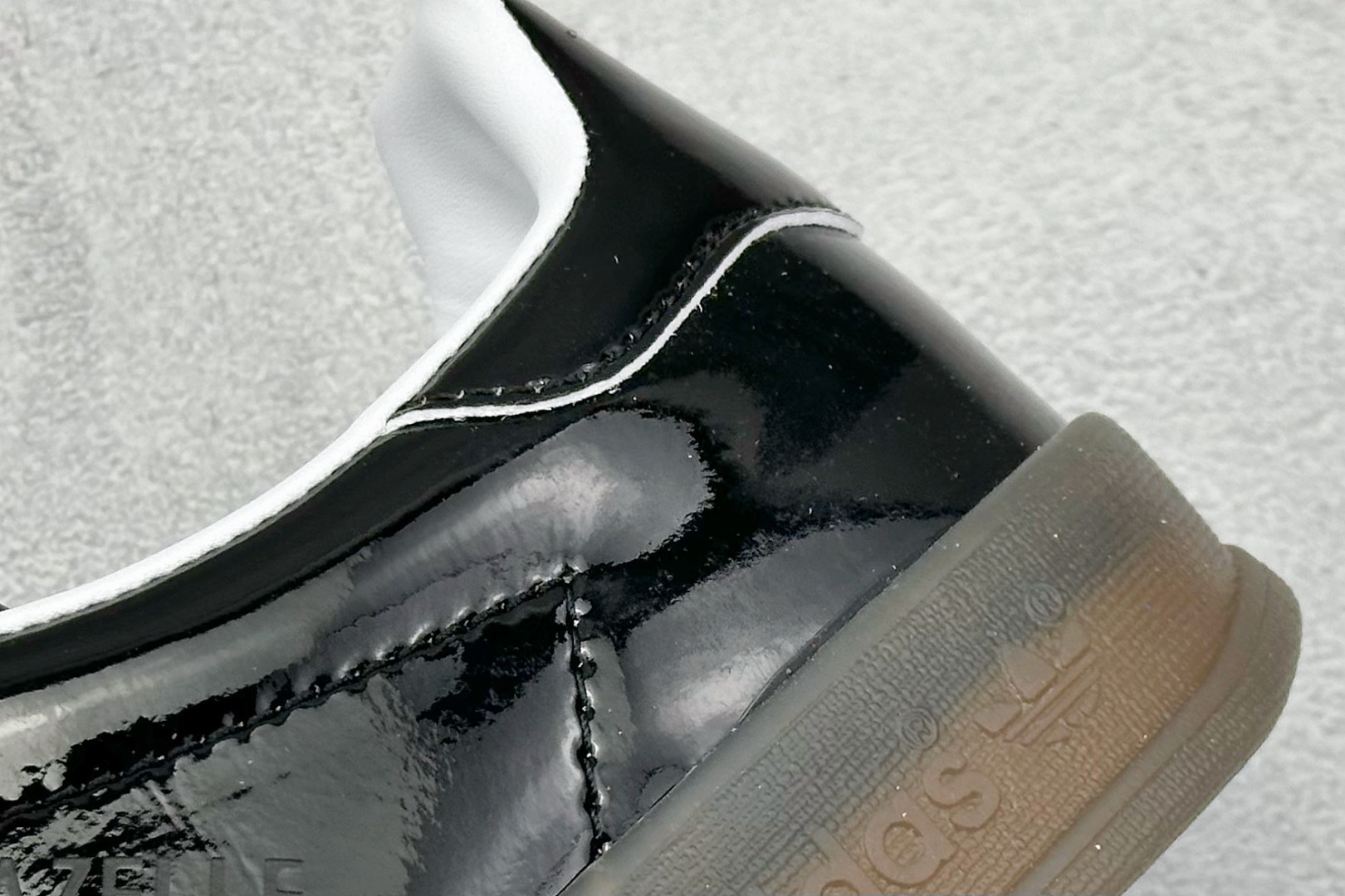 160 Adidas Originals Gazelle Indoor 三叶草复古休闲防滑耐磨低帮板鞋 JQ8124