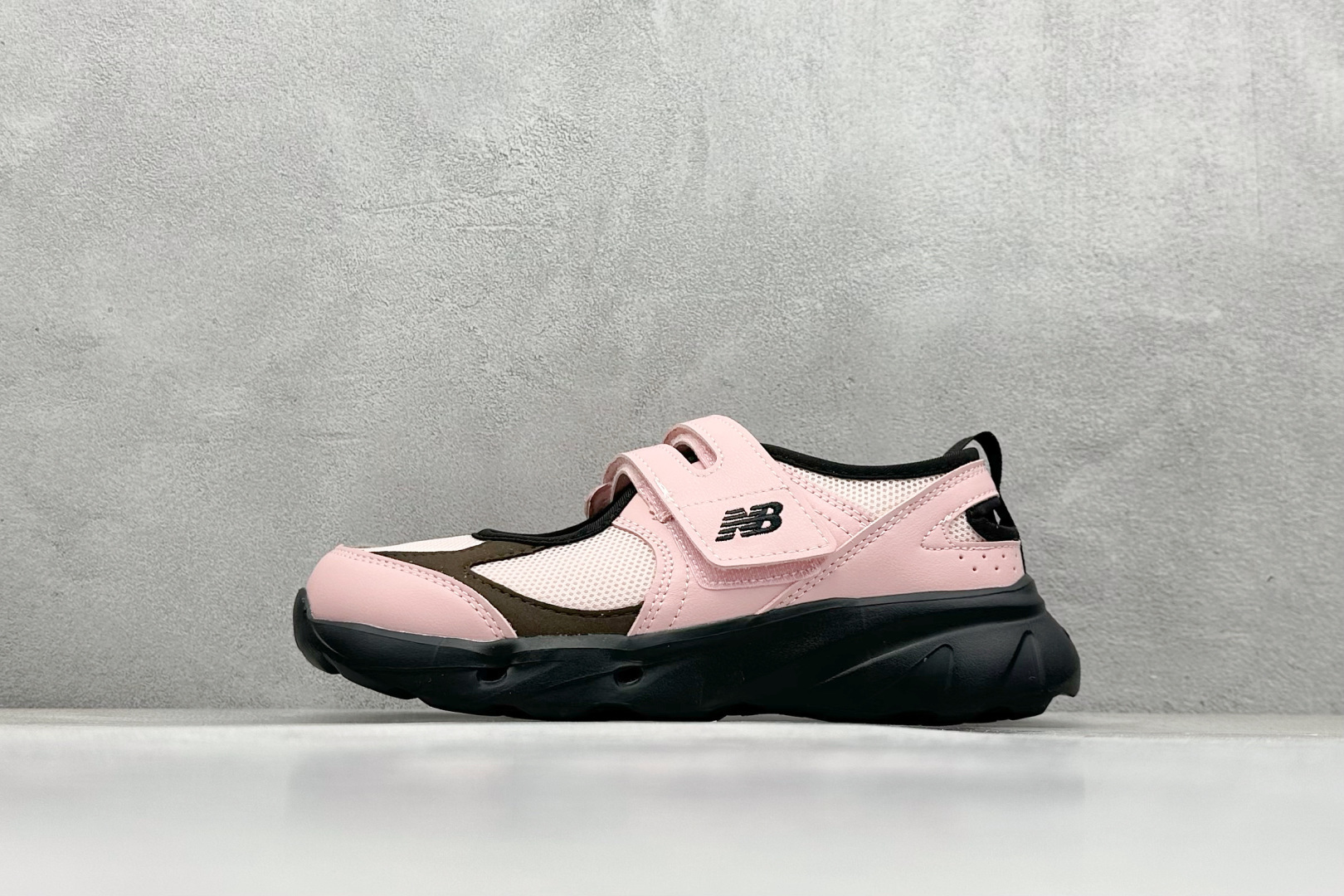 NO:408647,New Balance Breeze New Balance Mary Jane Low-top Life Casual Shoes Item No. SD2202GR2 Code 26, Mary Jane, new balance, mary jane19860909New Balance Breeze 新百伦玛丽珍低帮生活休闲鞋 货号SD2202GR2 编码26,玛丽珍,new balance,mary jane,Women's Shoes