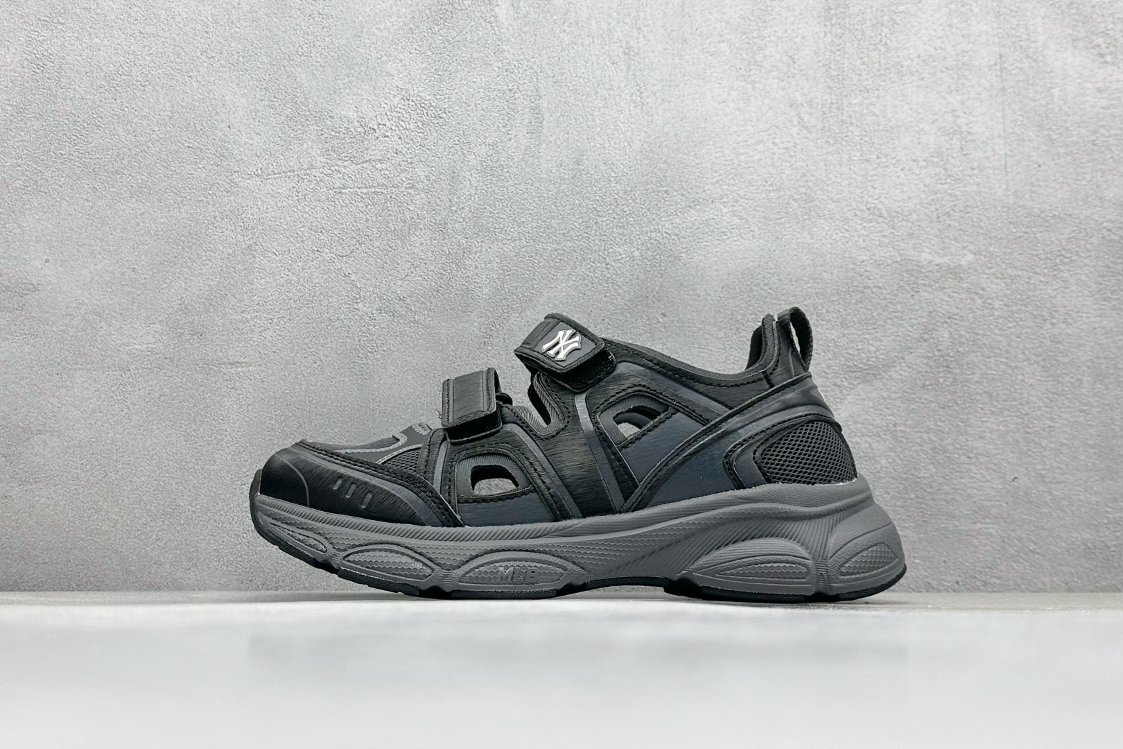 NY版 MLB Ace Runner Mary Jane 纽约洋基队 夏季运动休闲凉鞋 3ASDACE53