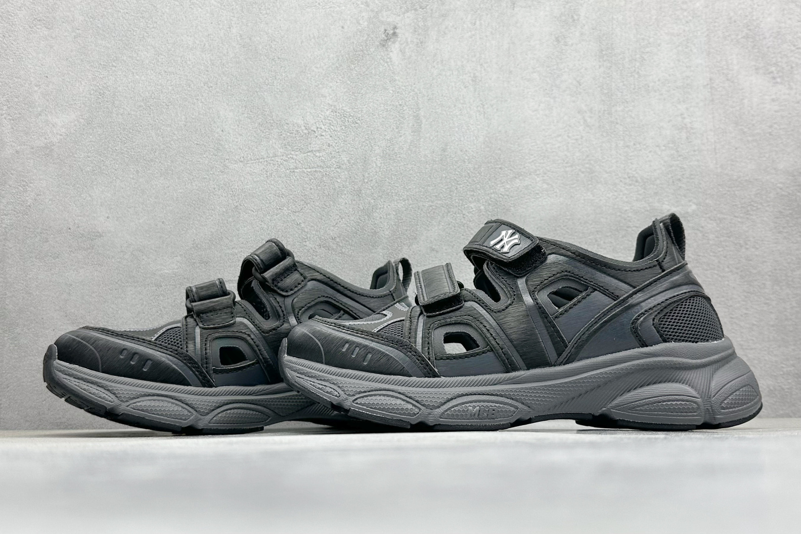 NY版 MLB Ace Runner Mary Jane 纽约洋基队 夏季运动休闲凉鞋 3ASDACE53