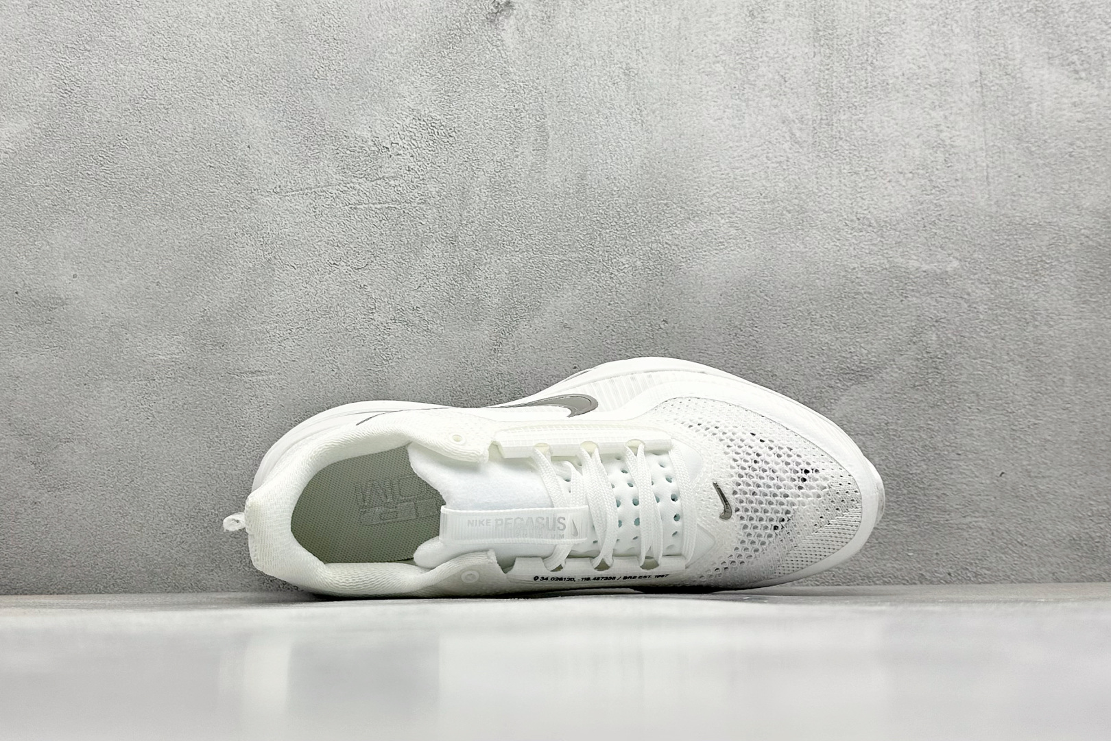 I8Nike Air Zoom Pegasus Premium 耐克网面全掌气垫缓震跑鞋 HQ2592-102