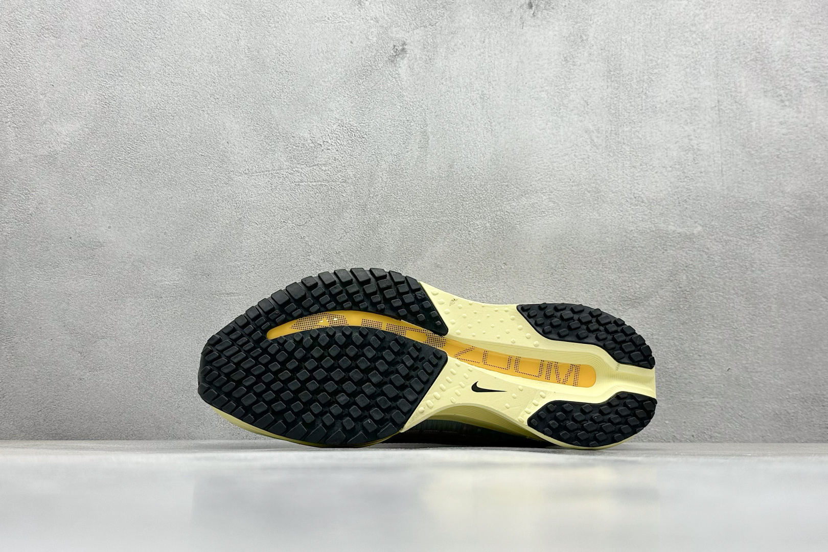 I8Nike Air Zoom Pegasus Premium 耐克网面全掌气垫缓震跑鞋 HQ2592-010