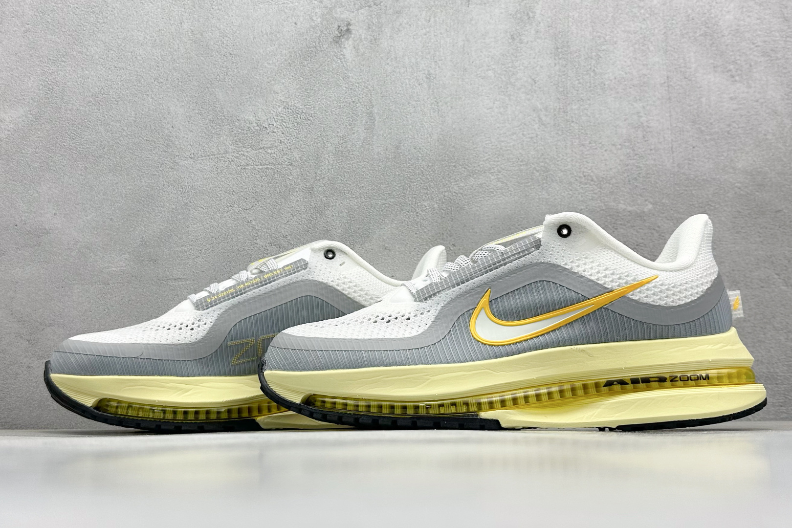 I8Nike Air Zoom Pegasus Premium 耐克网面全掌气垫缓震跑鞋 HQ2592-010