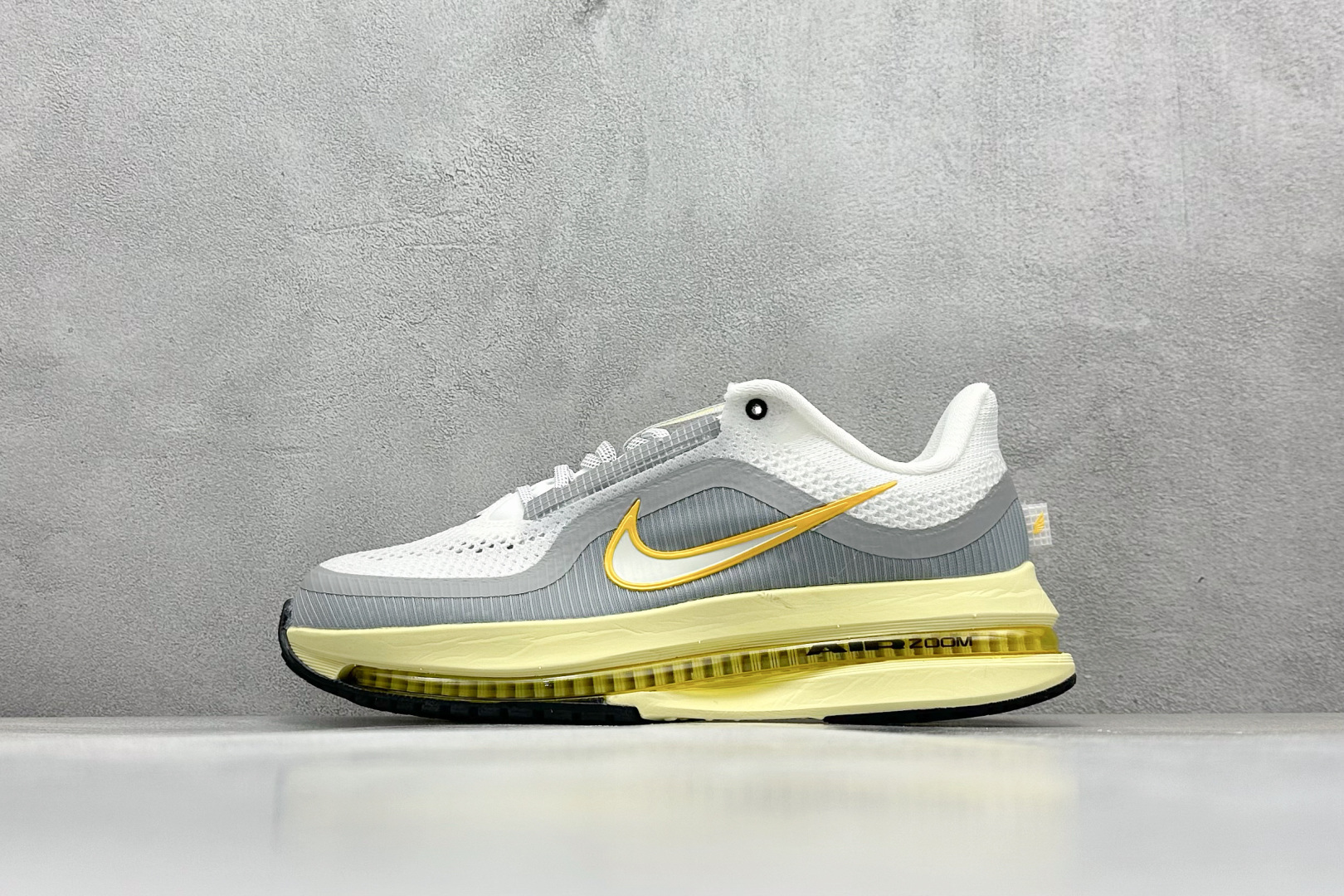 I8Nike Air Zoom Pegasus Premium 耐克网面全掌气垫缓震跑鞋 HQ2592-010