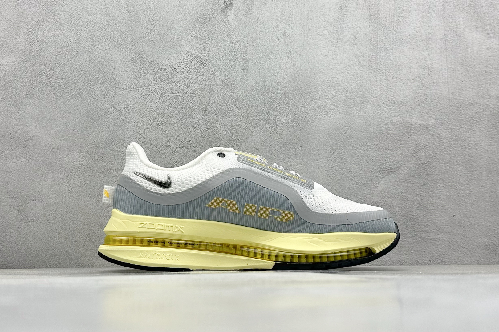 I8Nike Air Zoom Pegasus Premium 耐克网面全掌气垫缓震跑鞋 HQ2592-010