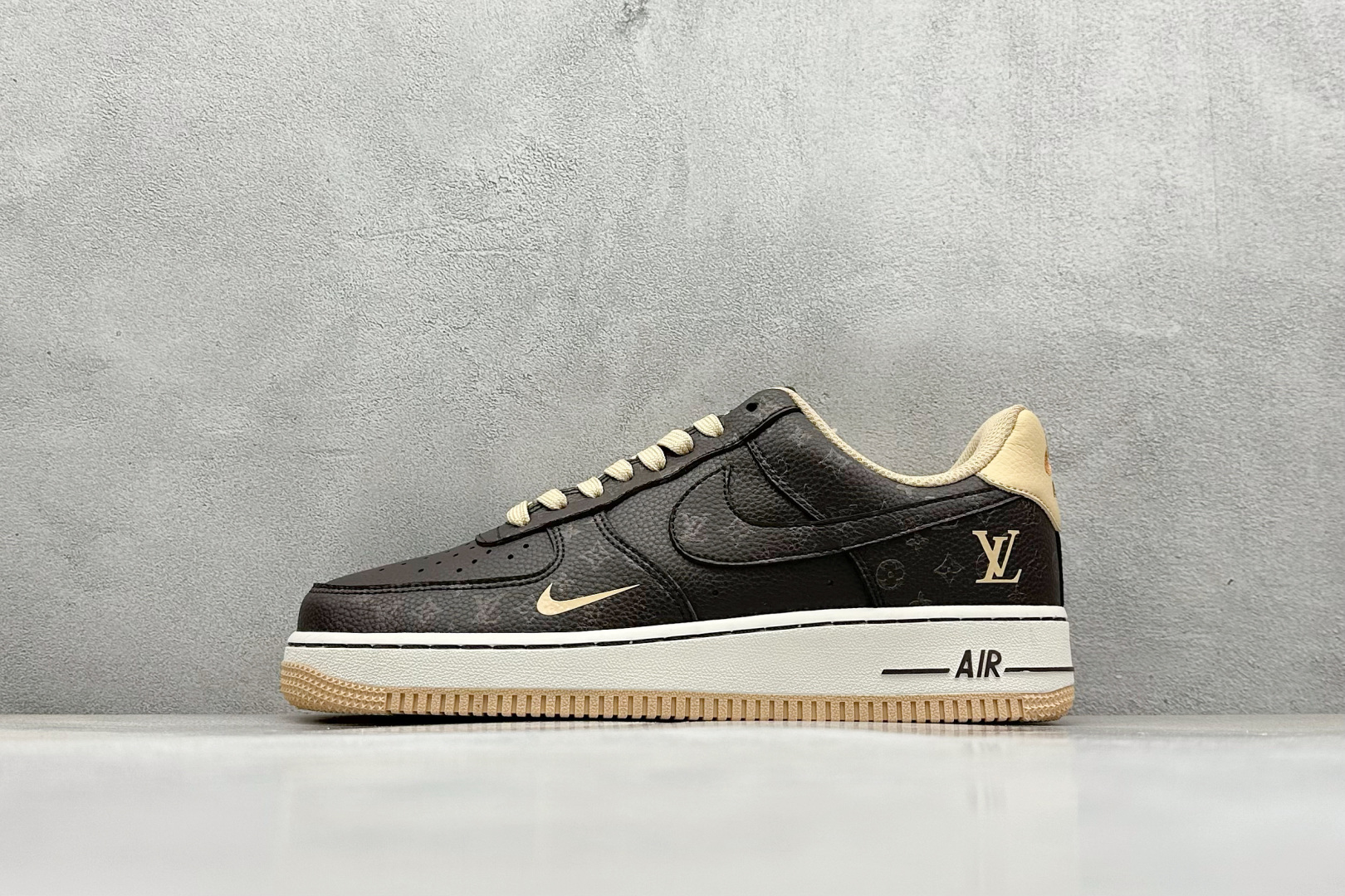 SC版Nike Air Force 1’07 Low LV联名 咖啡粽 空军一号低帮休闲板鞋 LW9279-007 SC版Nike Air Force 1’07 Low LV联名 咖啡粽 空军一号低帮休闲板鞋 LW9279-007