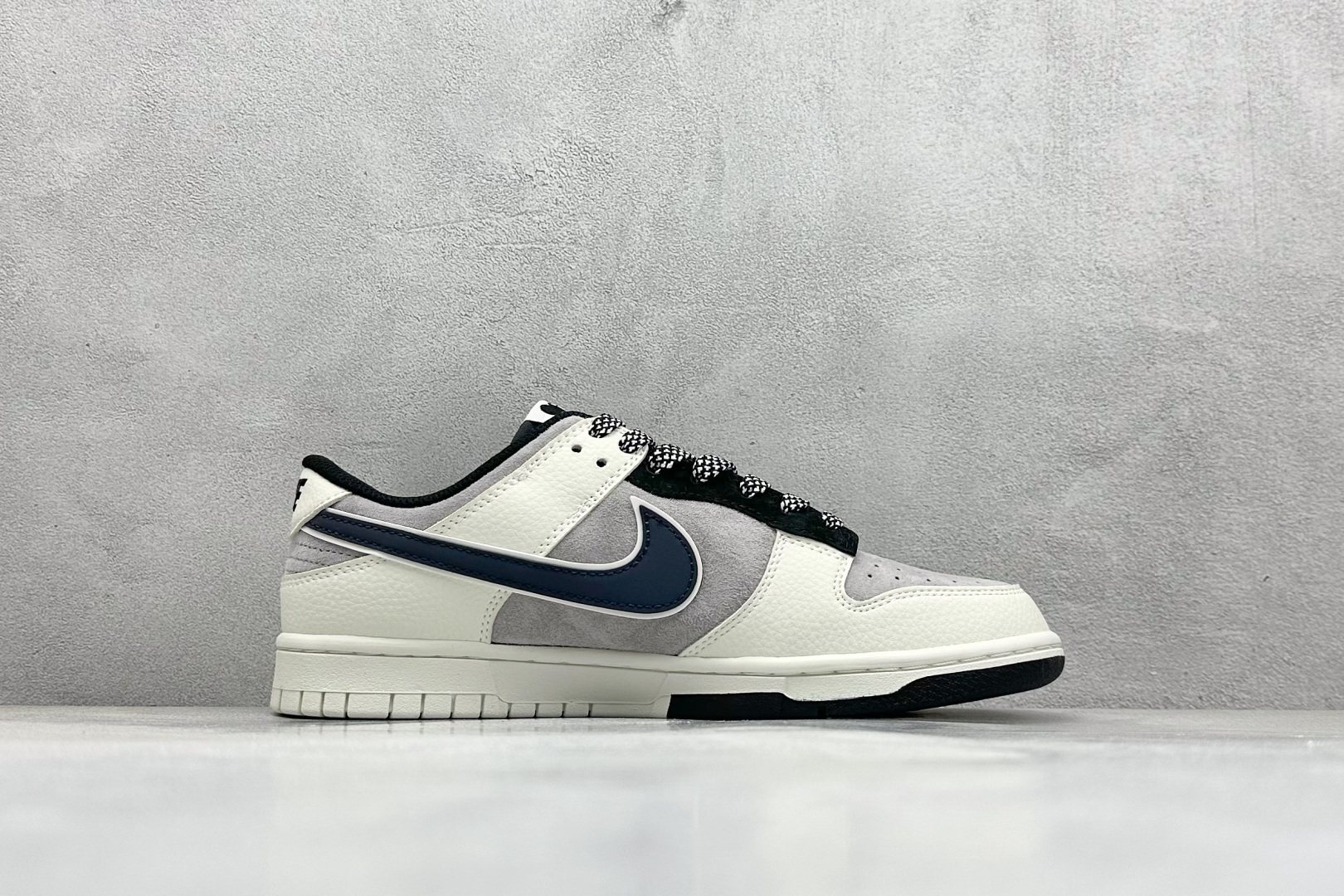 XC版Nk SB Dunk Low 暴力熊联名 浅灰猪八 周年高端定制 低帮休闲板鞋 DJ2024-109