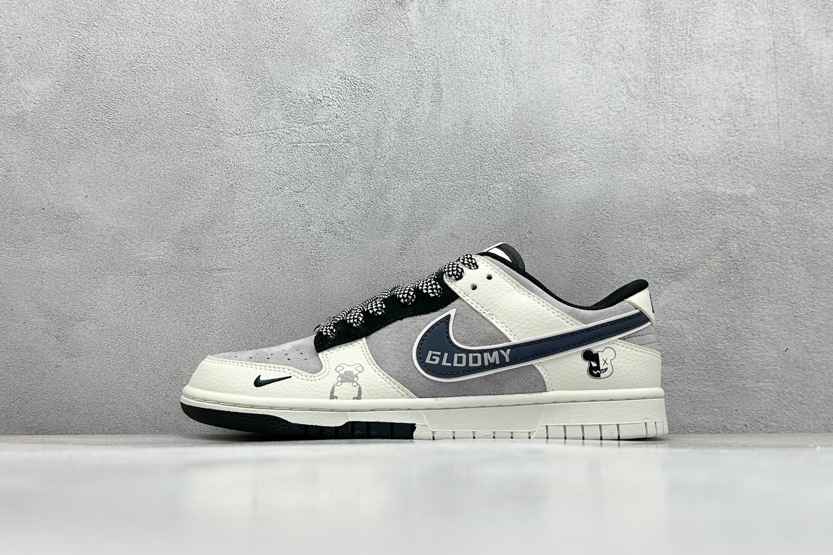 XC版Nk SB Dunk Low 暴力熊联名 浅灰猪八 周年高端定制 低帮休闲板鞋 DJ2024-109