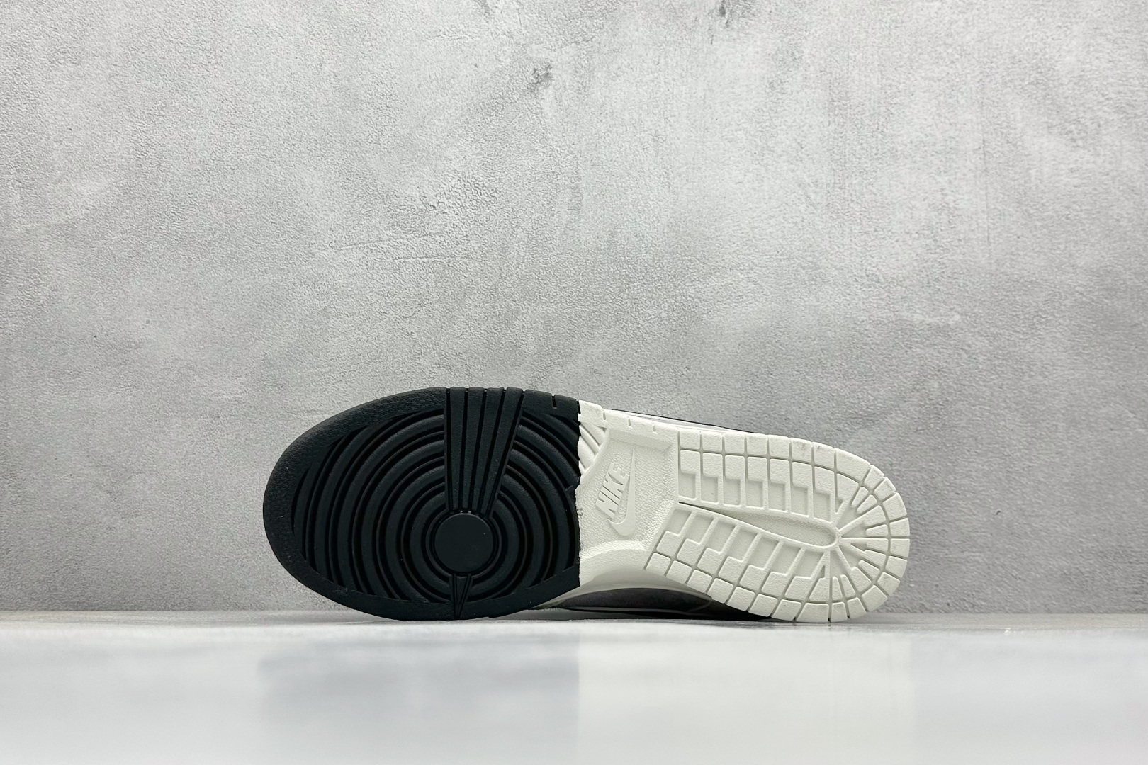 XC版Nk SB Dunk Low 暴力熊联名 浅灰猪八 周年高端定制 低帮休闲板鞋 DJ2024-109