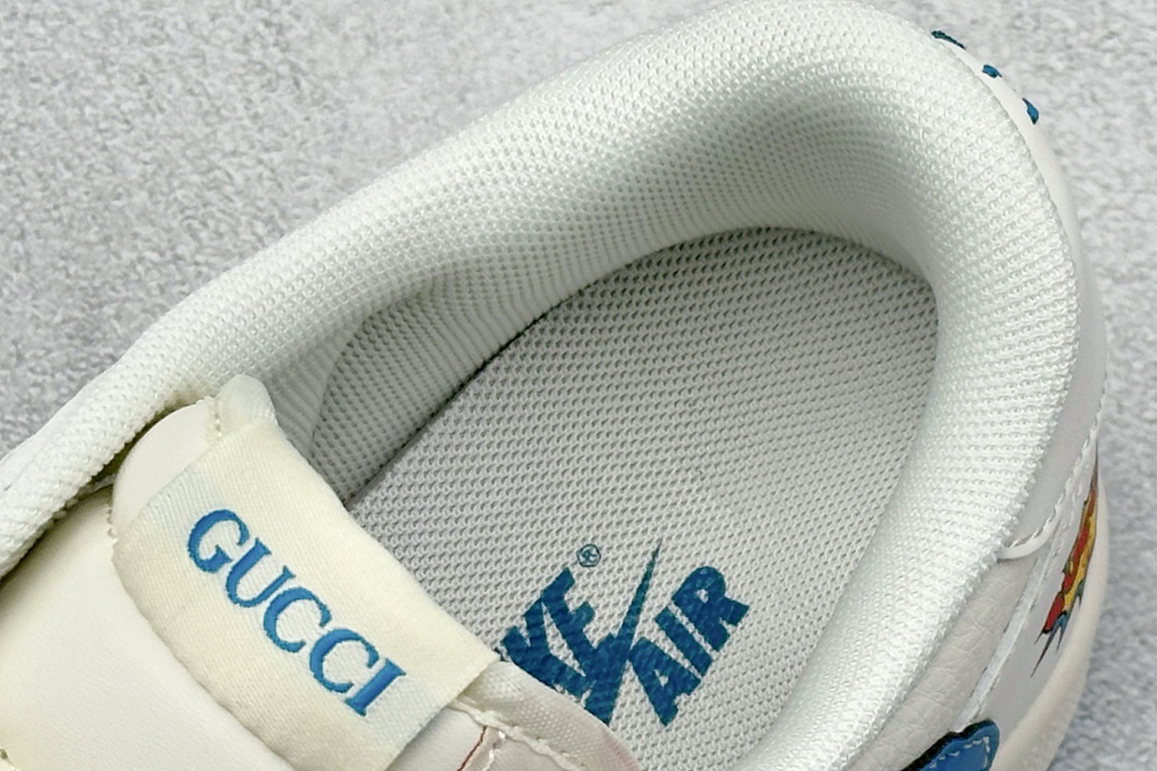 XC版Travis Scott x Fragment Design x Air Jordan 1 Low SP AJ1 乔1古驰联名 蓝勾蓝底 低帮文化休闲板鞋 ZH2598-165 XC版Travis Scott x Fragment Design x Air Jordan 1 Low SP AJ1 乔1古驰联名 蓝勾蓝底 低帮文化休闲板鞋 ZH2598-165