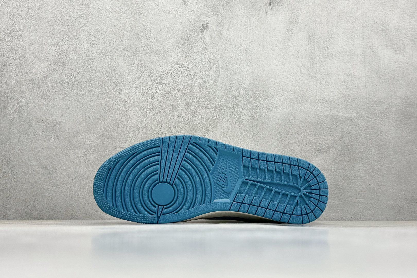 XC版Travis Scott x Fragment Design x Air Jordan 1 Low SP AJ1 乔1古驰联名 蓝勾蓝底 低帮文化休闲板鞋 ZH2598-165 XC版Travis Scott x Fragment Design x Air Jordan 1 Low SP AJ1 乔1古驰联名 蓝勾蓝底 低帮文化休闲板鞋 ZH2598-165