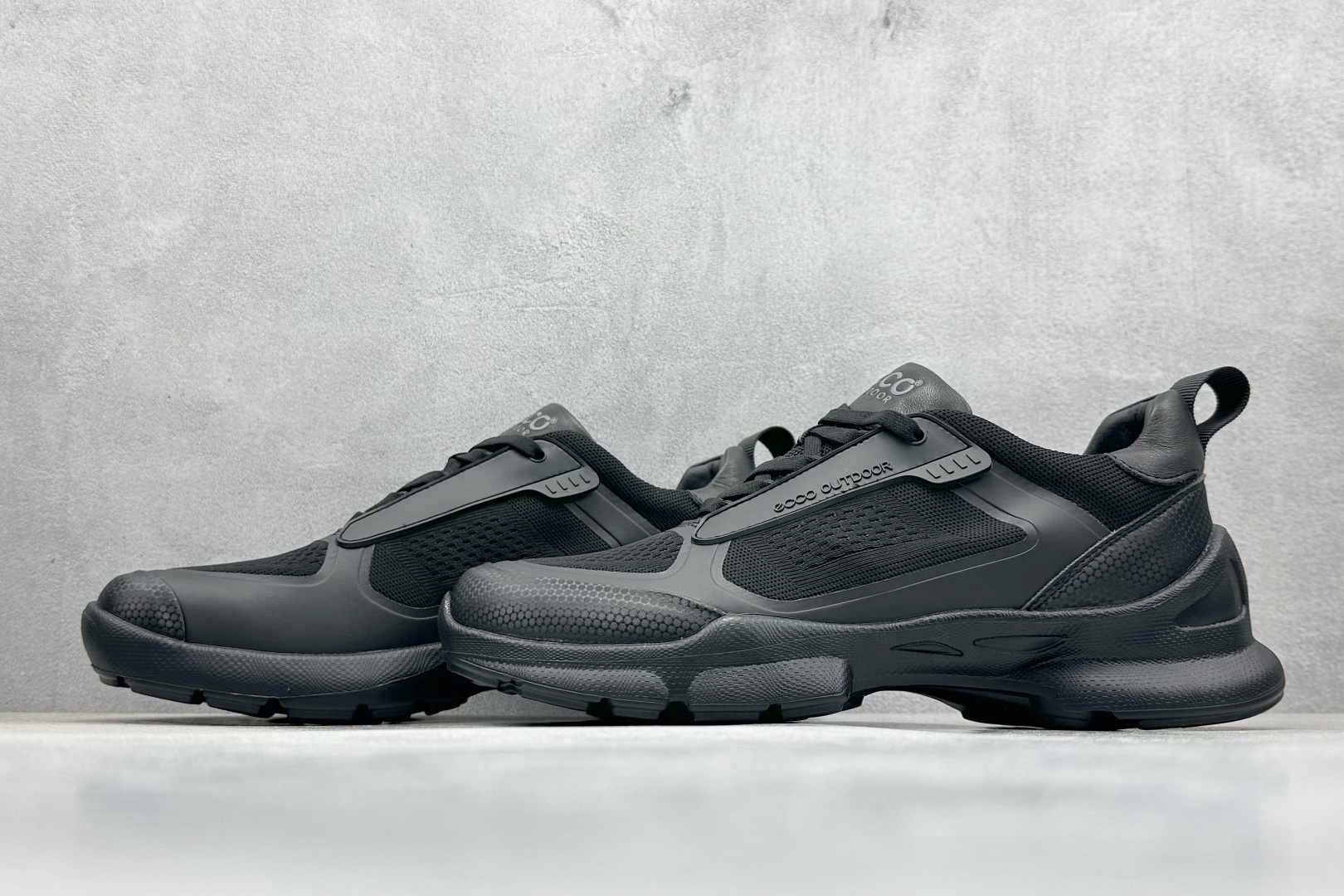 Ecco 爱步健步BIOM系列新款飞织网面百搭潮流户外运动鞋 825864