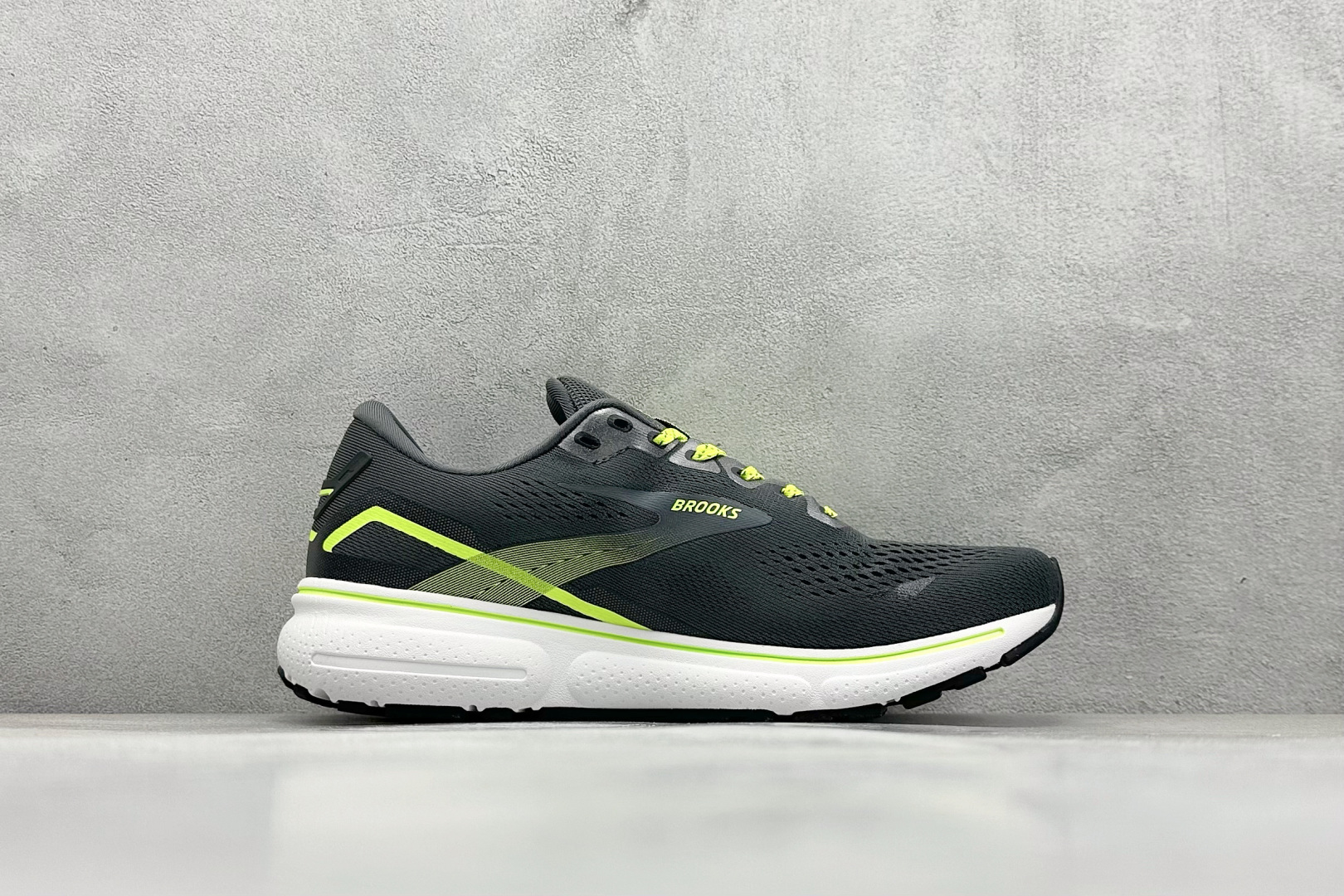 Brooks Ghost 15代 布鲁克斯 系列低帮透气缓震支撑休闲运动慢跑鞋 110393 1D 076