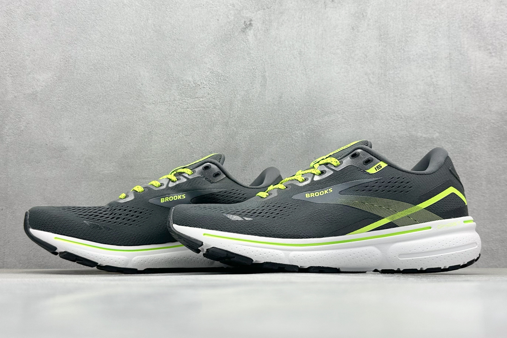 Brooks Ghost 15代 布鲁克斯 系列低帮透气缓震支撑休闲运动慢跑鞋 110393 1D 076