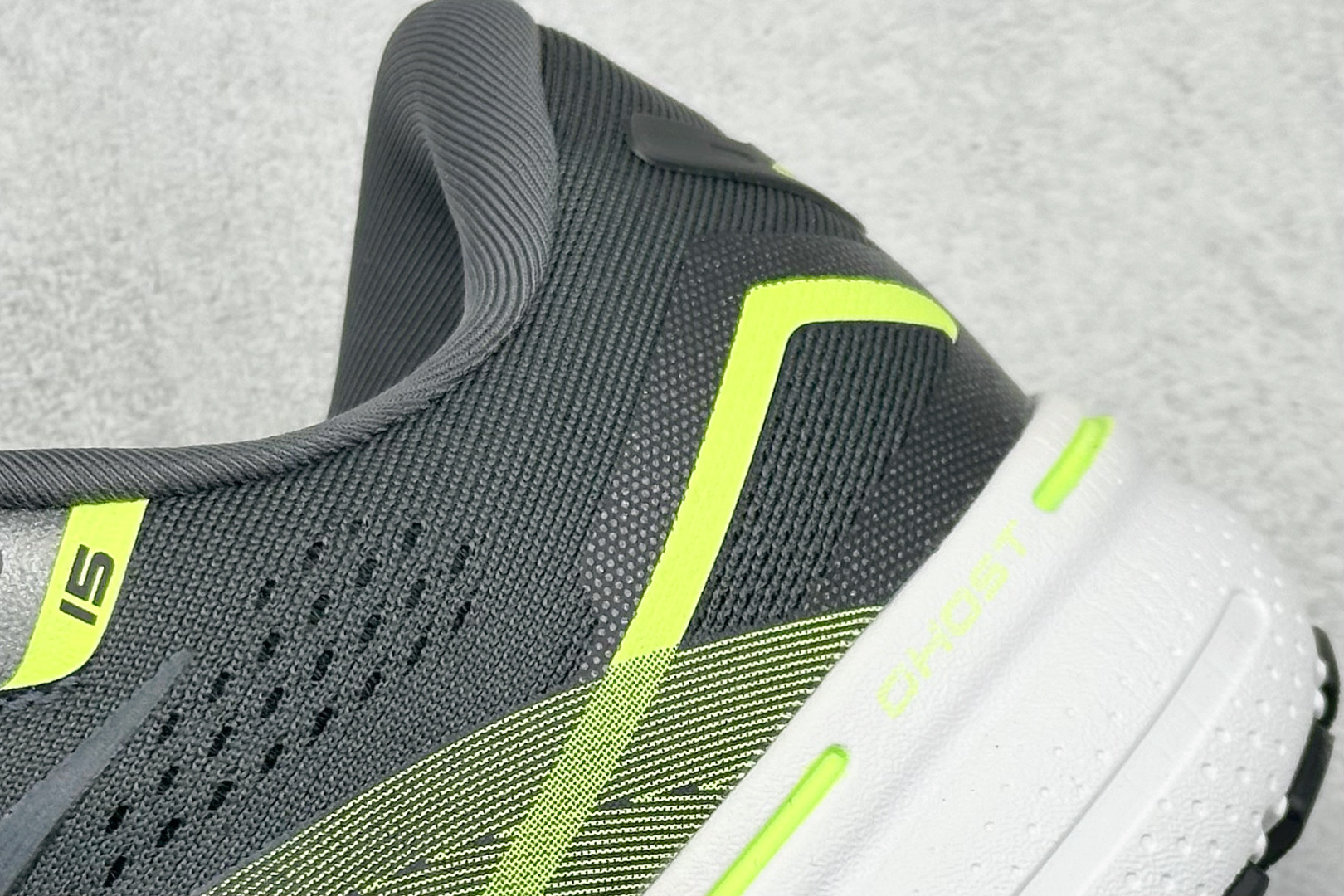 Brooks Ghost 15代 布鲁克斯 系列低帮透气缓震支撑休闲运动慢跑鞋 110393 1D 076