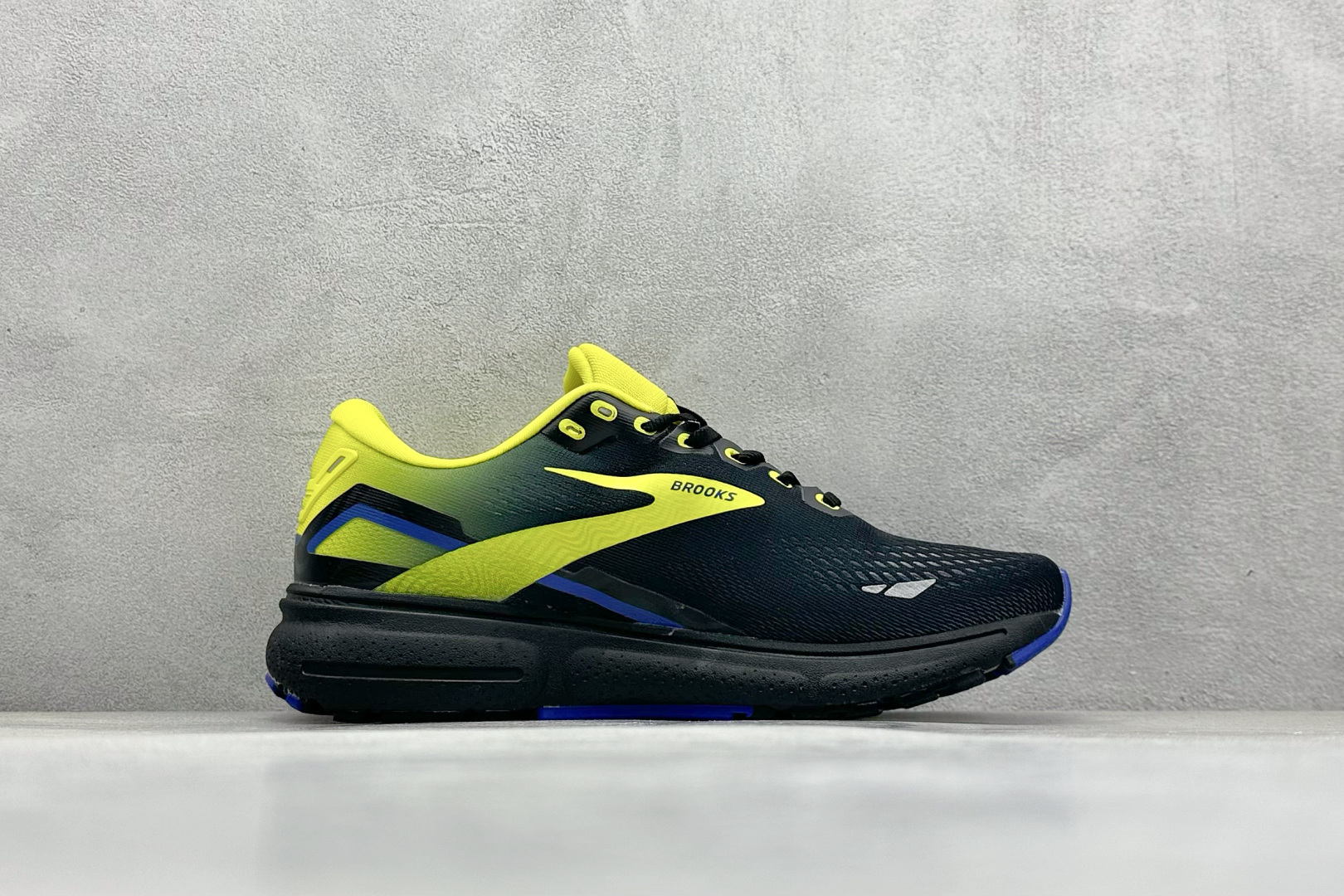 Brooks Ghost 15代 布鲁克斯 系列低帮透气缓震支撑休闲运动慢跑鞋 110393 1D 063
