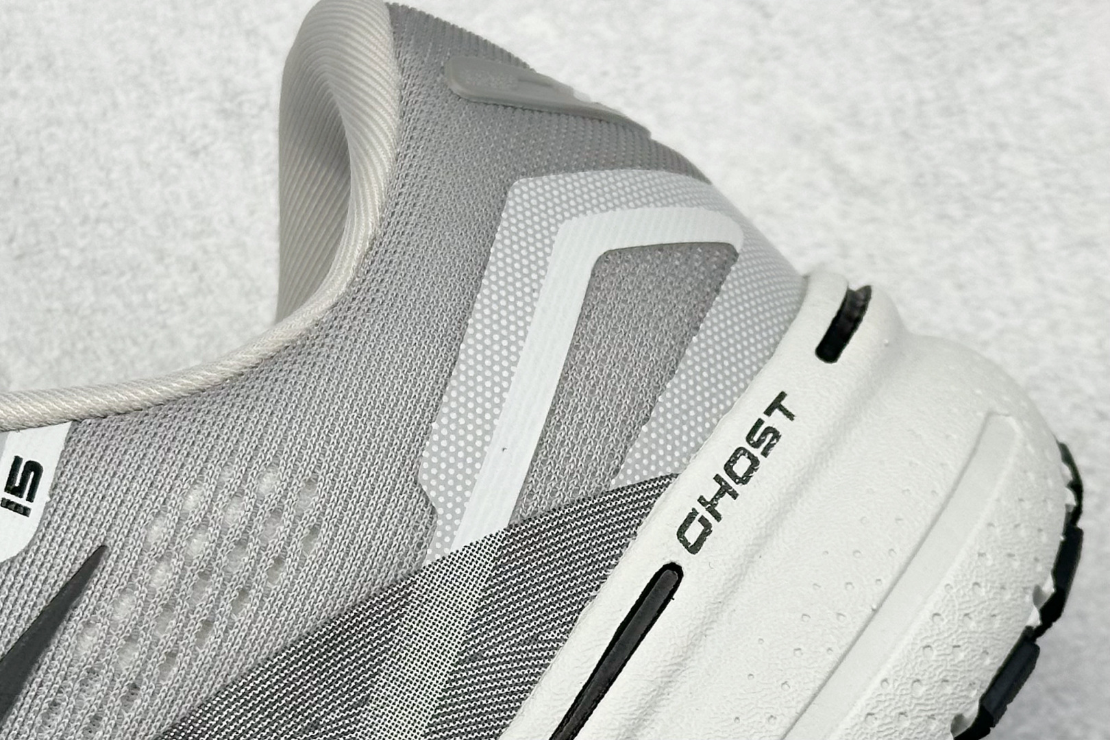 Brooks Ghost 15代 布鲁克斯 系列低帮透气缓震支撑休闲运动慢跑鞋 110393 1D 098