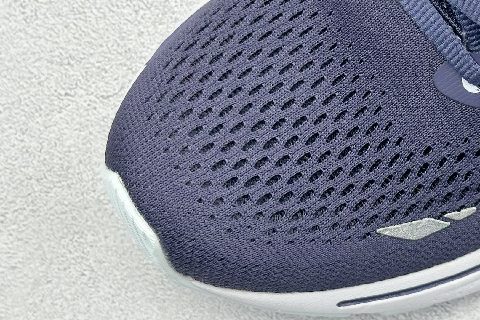 Brooks Ghost 15代 布鲁克斯 系列低帮透气缓震支撑休闲运动慢跑鞋 110393 1D 026