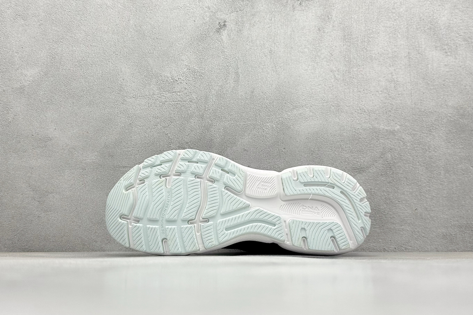 Brooks Ghost 15代 布鲁克斯 系列低帮透气缓震支撑休闲运动慢跑鞋 110393 1D 026