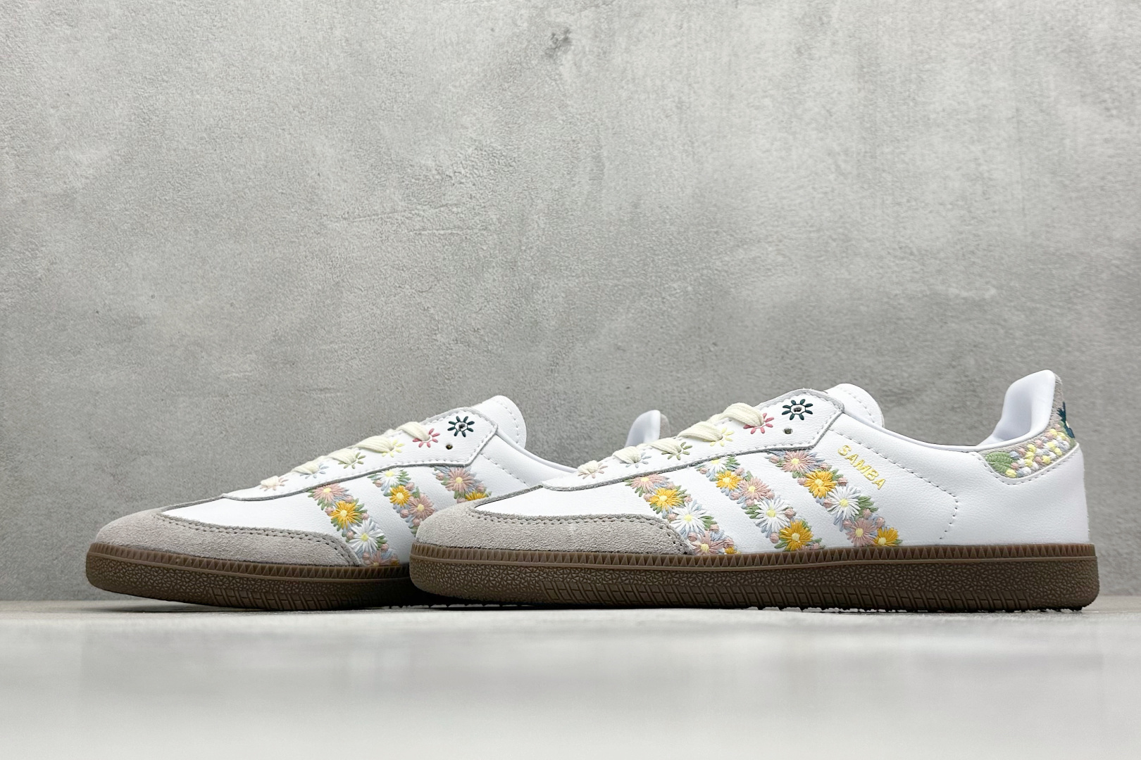 juice x adidas originals SAMBA Flower 花卉 白色 HQ5155