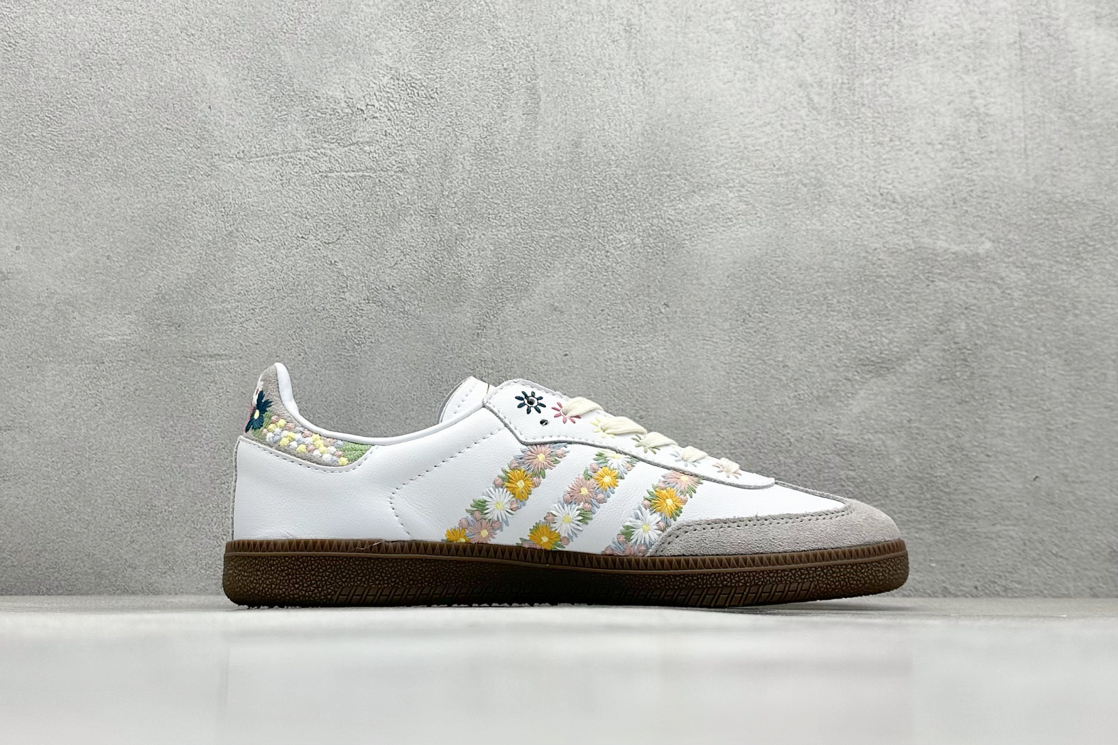 juice x adidas originals SAMBA Flower 花卉 白色 HQ5155