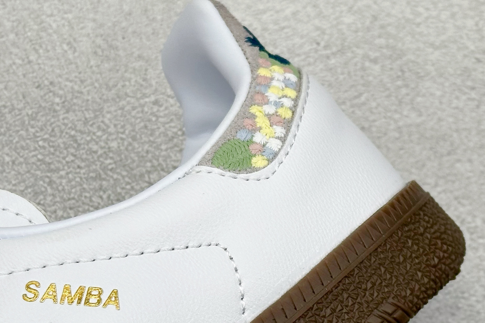 juice x adidas originals SAMBA Flower 花卉 白色 HQ5155