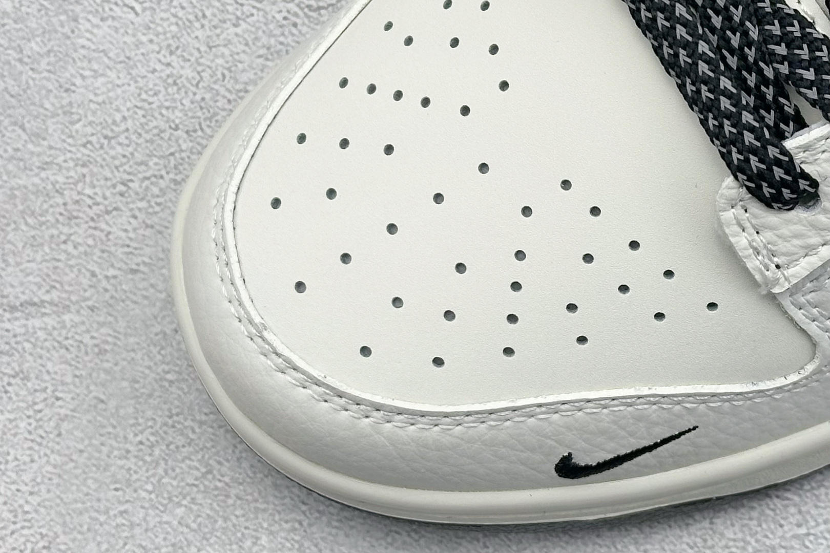 SC版Nike SB Dunk Low 北面联名 黑白三小勾 周年高端定制 低帮休闲板鞋 SC9207-423