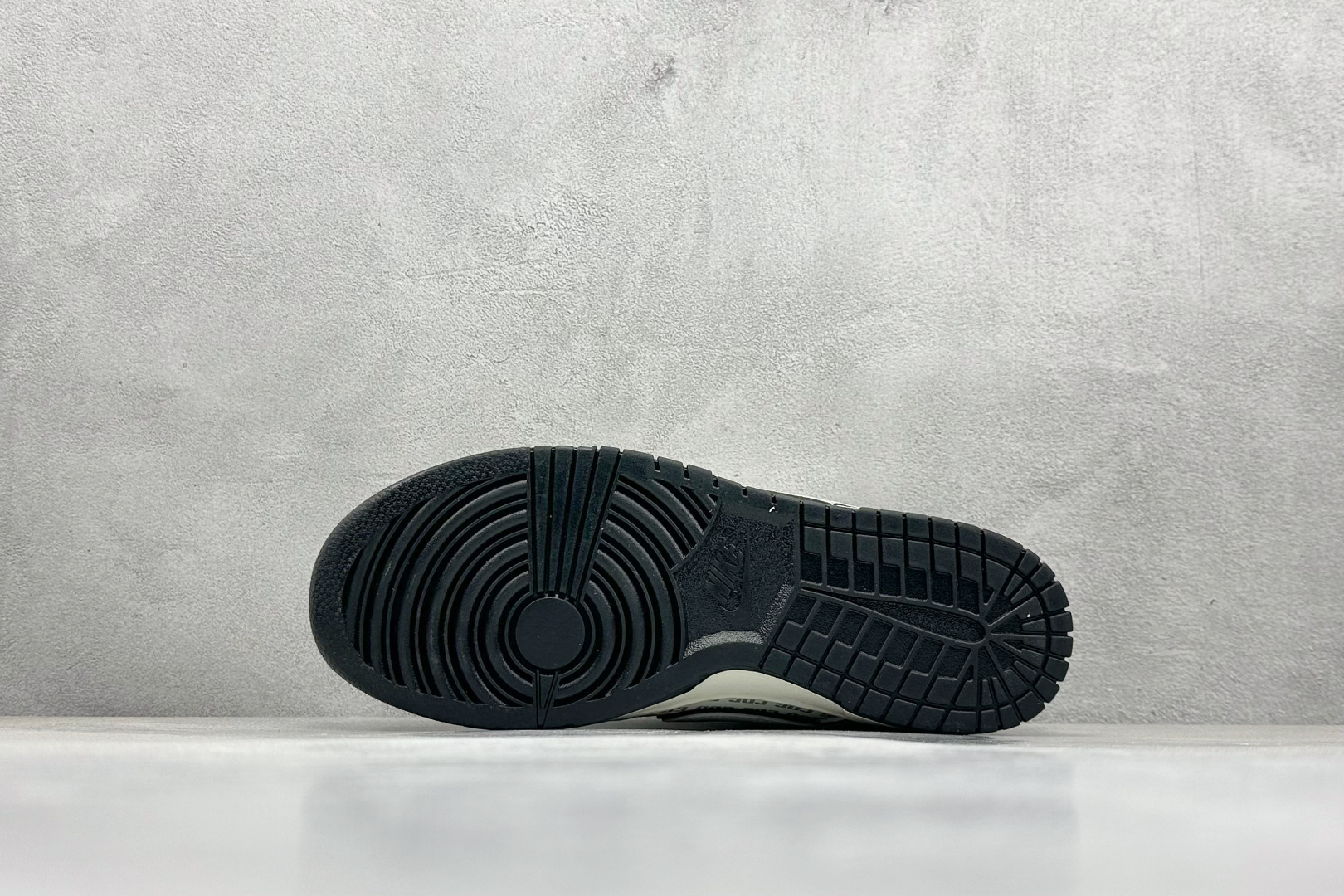 SC版Nike SB Dunk Low 北面联名 黑白三小勾 周年高端定制 低帮休闲板鞋 SC9207-423