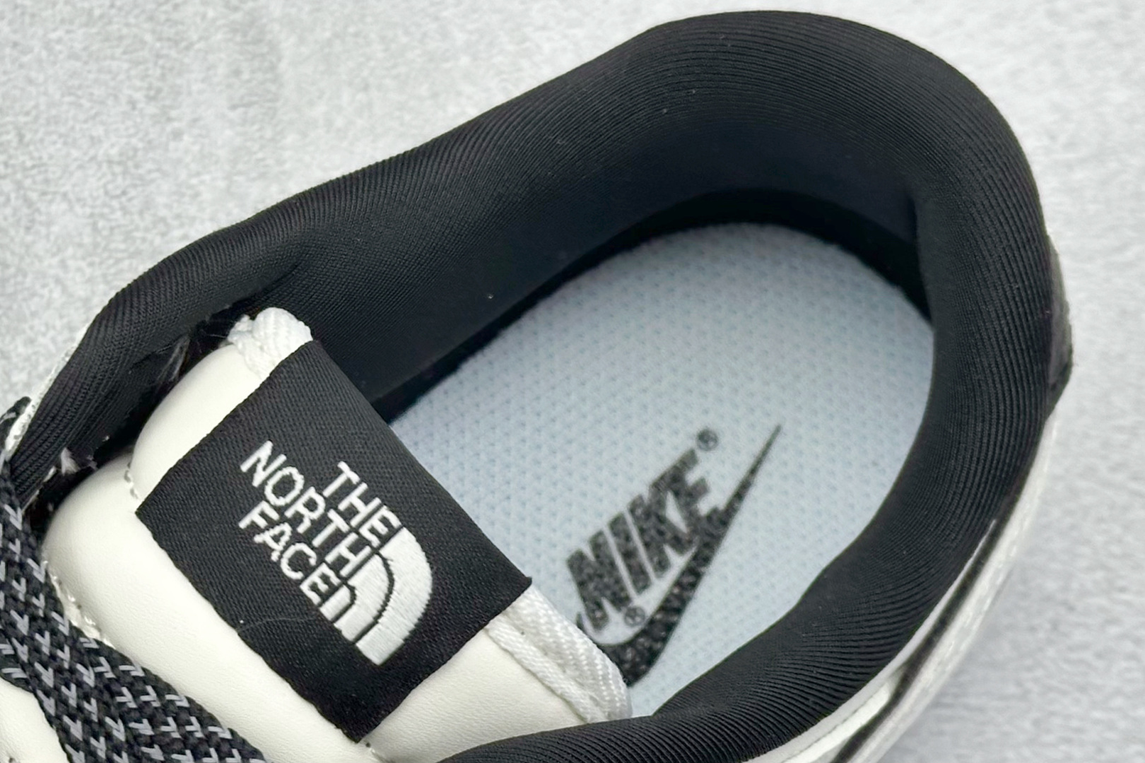 SC版Nike SB Dunk Low 北面联名 黑白三小勾 周年高端定制 低帮休闲板鞋 SC9207-423