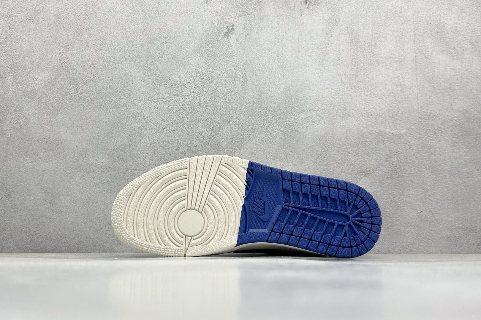 XC版Fragment x Travis Scott x Supreme x 斯图西 Air Jordan 1 Low 三方联名倒钩 SJ2068-127