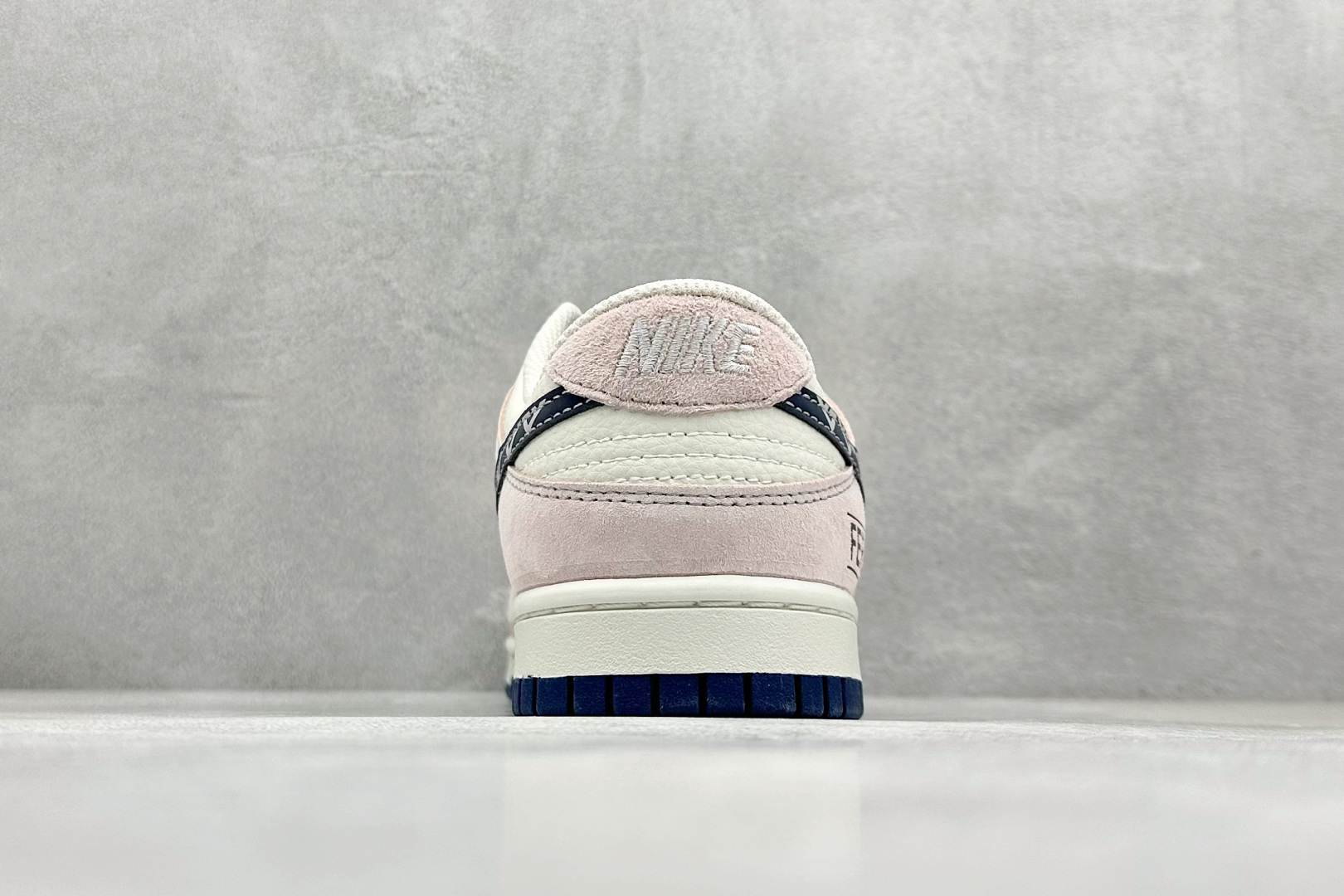 XC版 Nike SB Dunk Low“ 芬迪联名——猪八花勾” 周年高端定制 低帮休闲板鞋 DJ2024-132