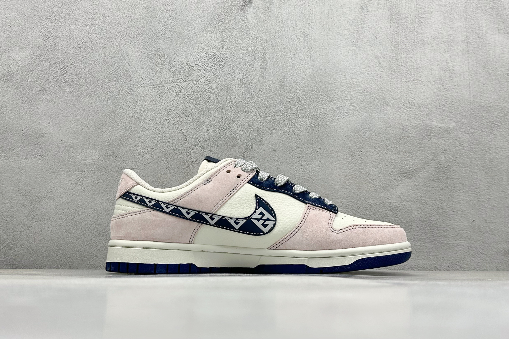 XC版 Nike SB Dunk Low“ 芬迪联名——猪八花勾” 周年高端定制 低帮休闲板鞋 DJ2024-132