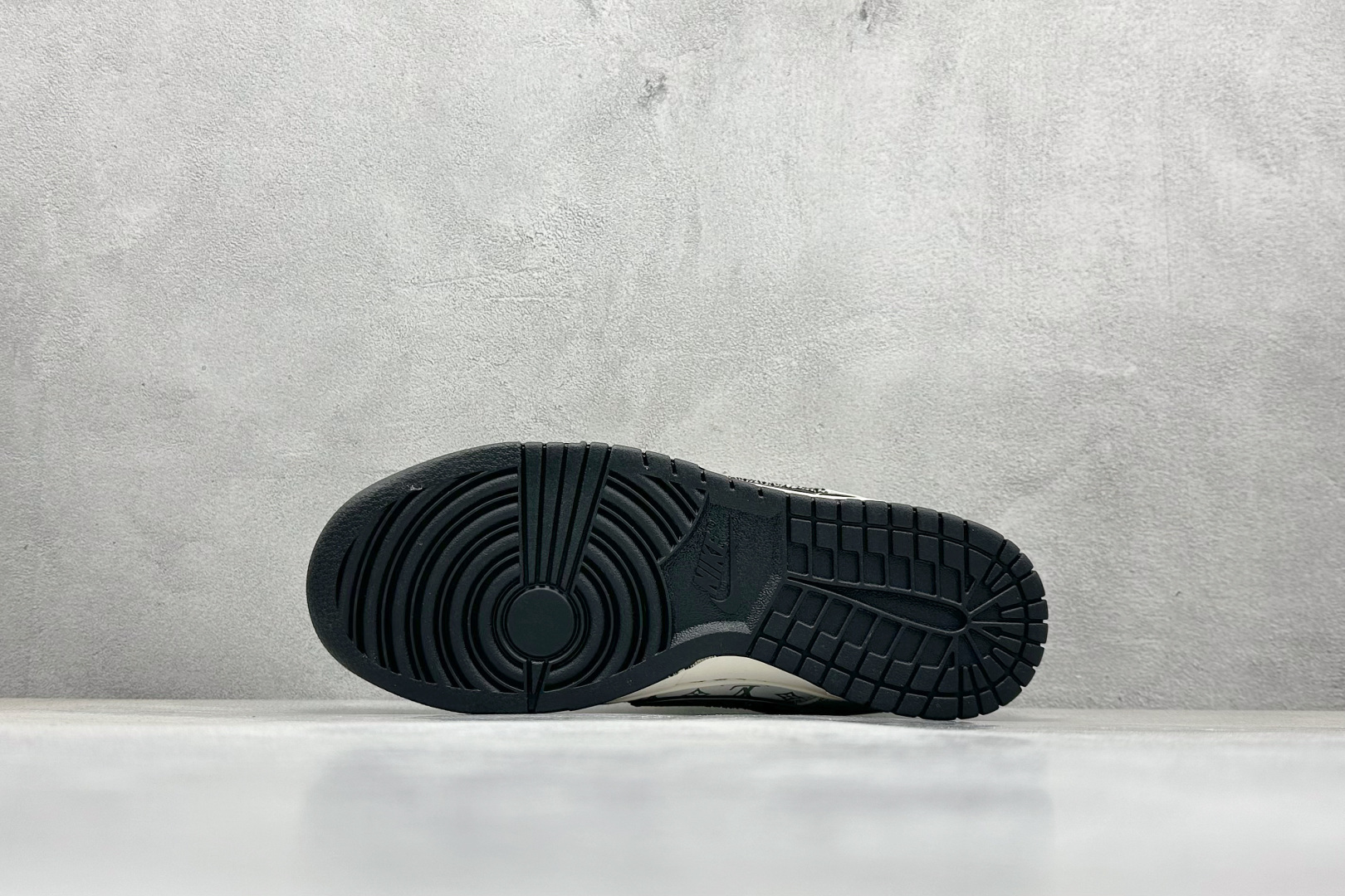 XC版Nike SB Dunk Low LV联名 绑带织布黑白勾 周年高端定制 低帮休闲板鞋 YX5066-338