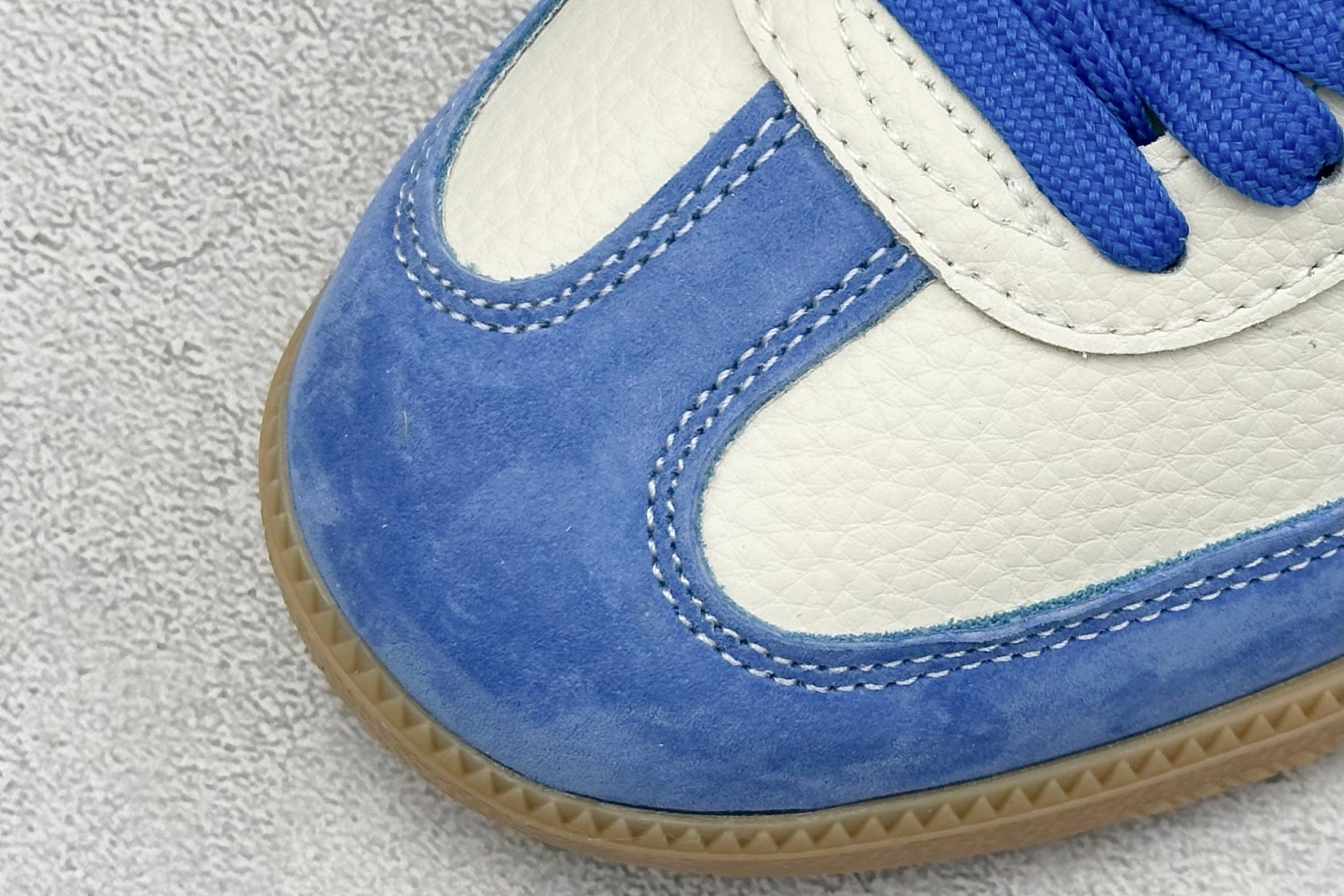 adidas originals Samba x DIOR 蓝白 桑巴舞系列复古经典轻便板鞋 XR0004