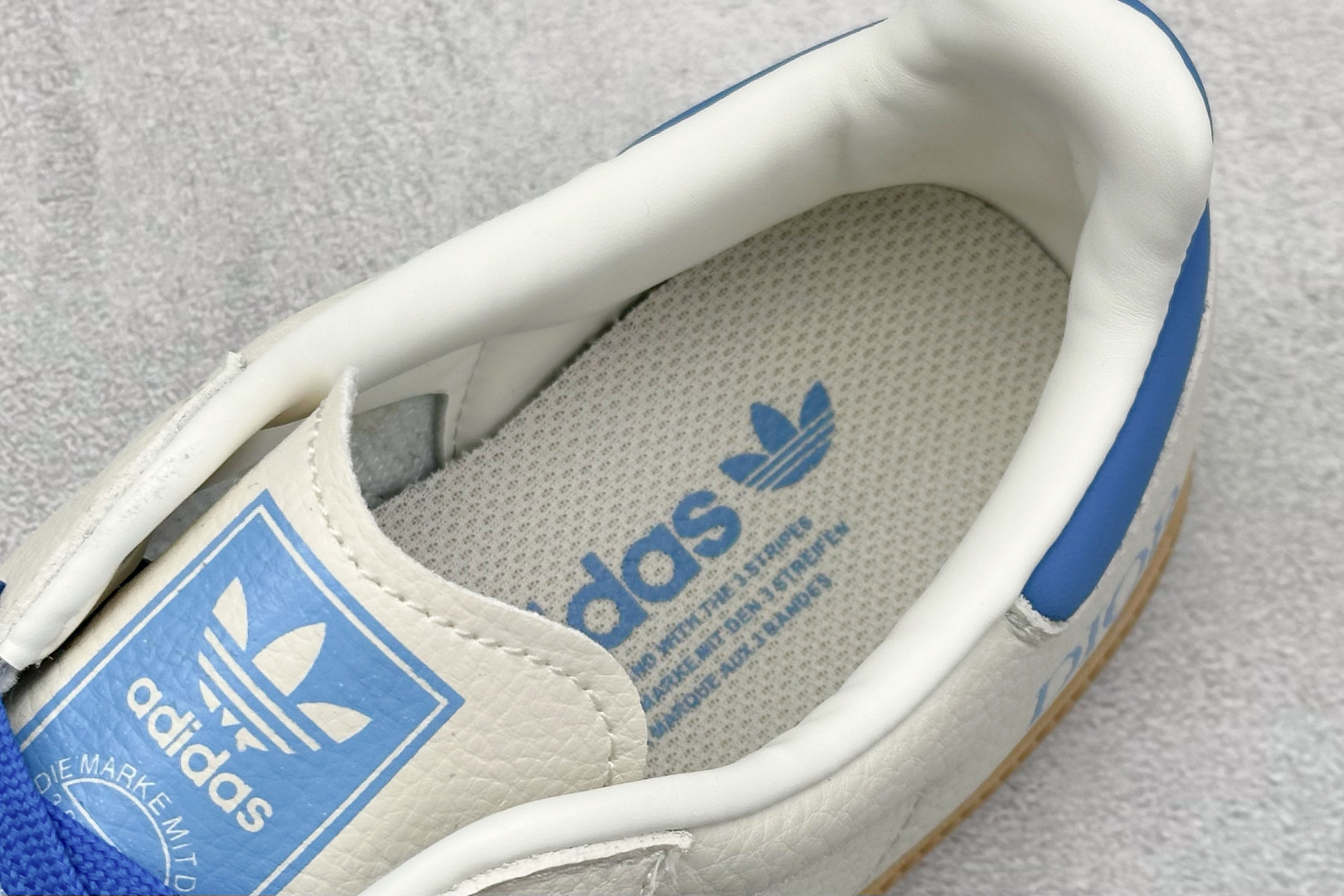 adidas originals Samba x DIOR 蓝白 桑巴舞系列复古经典轻便板鞋 XR0004