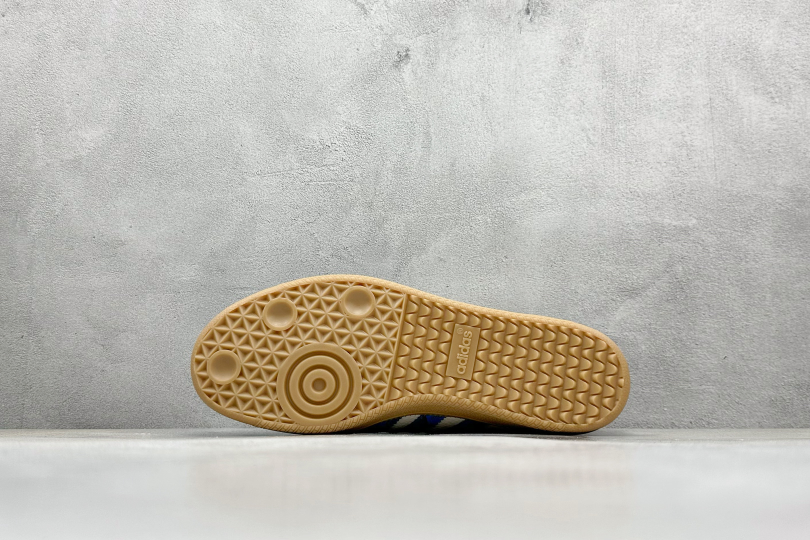 adidas originals Samba x DIOR 蓝白 桑巴舞系列复古经典轻便板鞋 XR0004