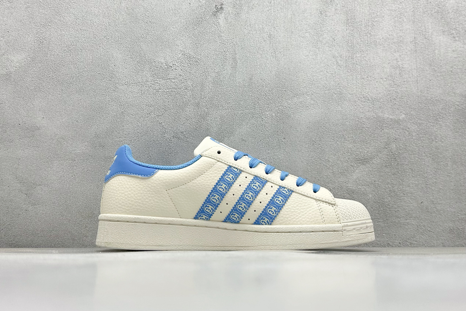 AD Originals Superstar x Stussy 白蓝 XG0011