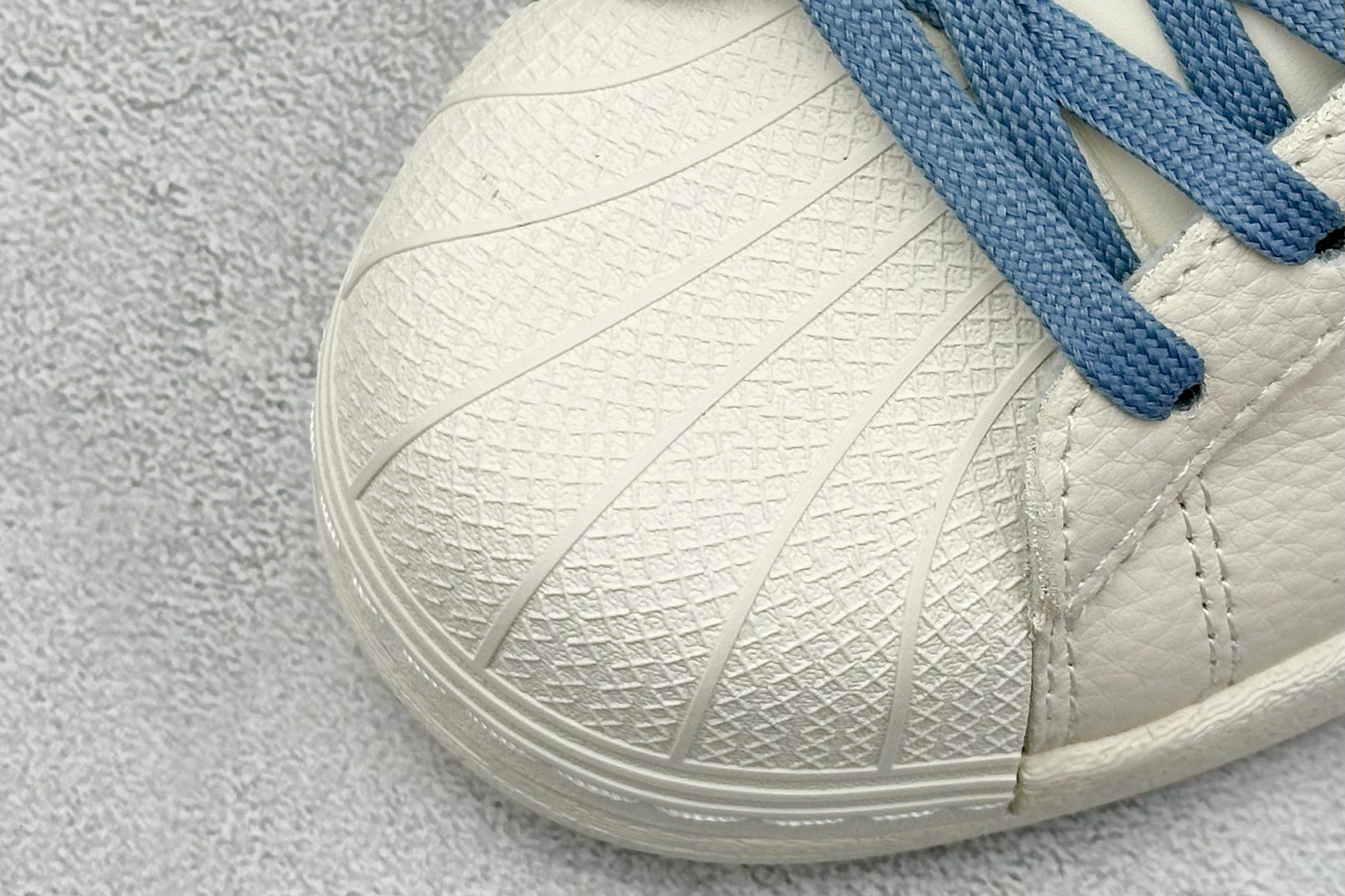 AD Originals Superstar x DIOR 白蓝 AD8010