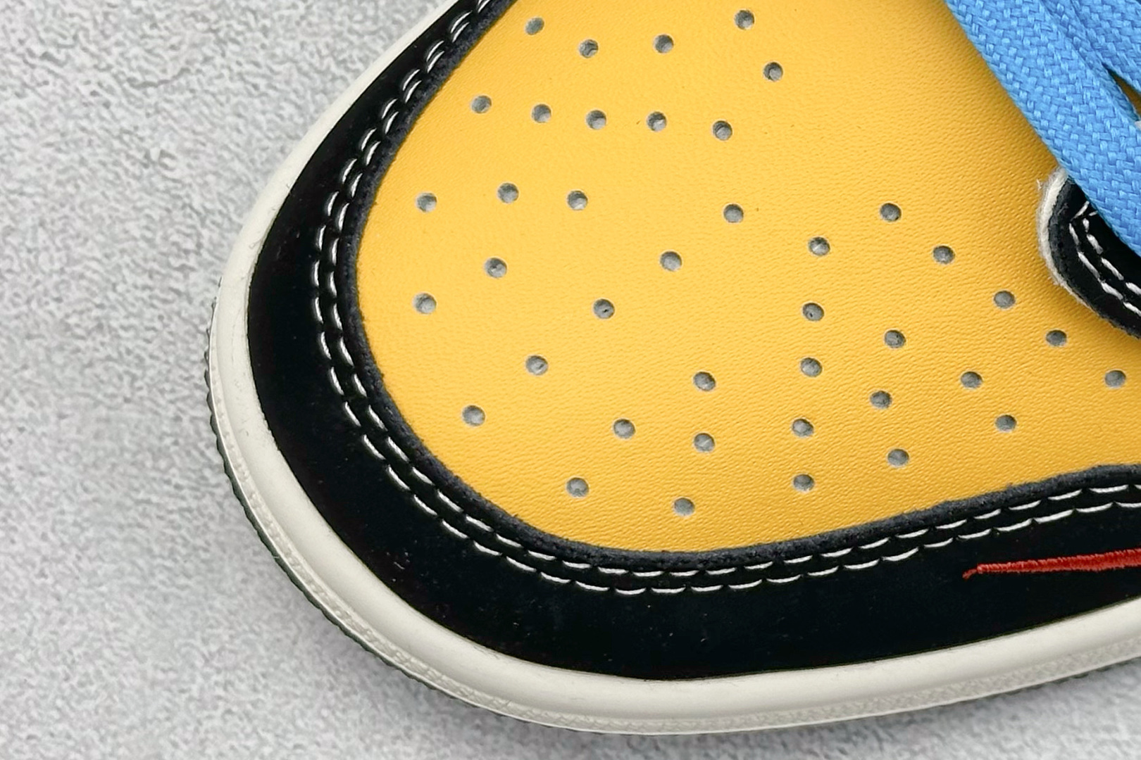 Air Jordan 1 x Travis Scott AJ1倒勾 乔一倒钩 斯图西联名款 低帮文化篮球鞋 XB1979-003