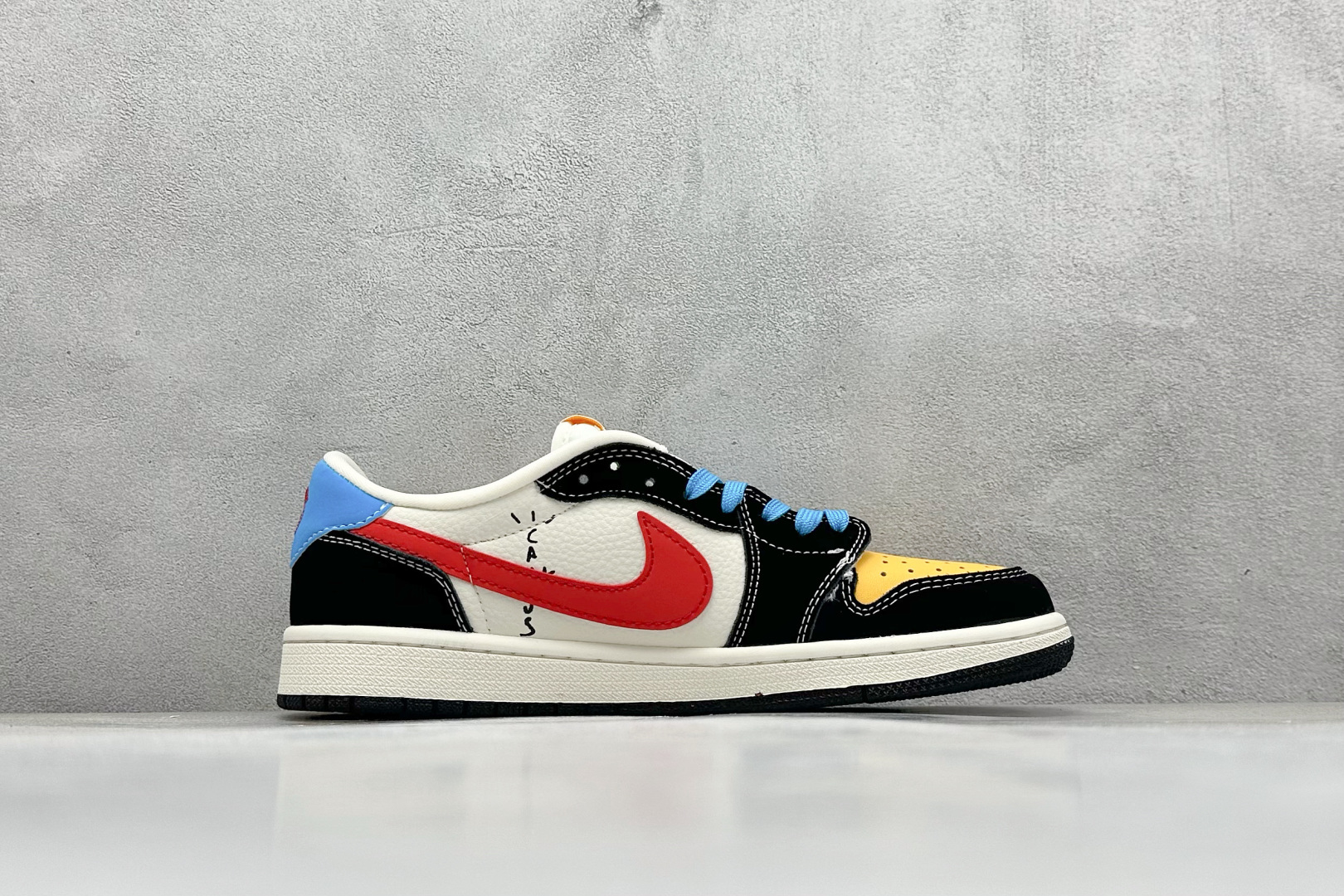 Air Jordan 1 x Travis Scott AJ1倒勾 乔一倒钩 斯图西联名款 低帮文化篮球鞋 XB1979-003