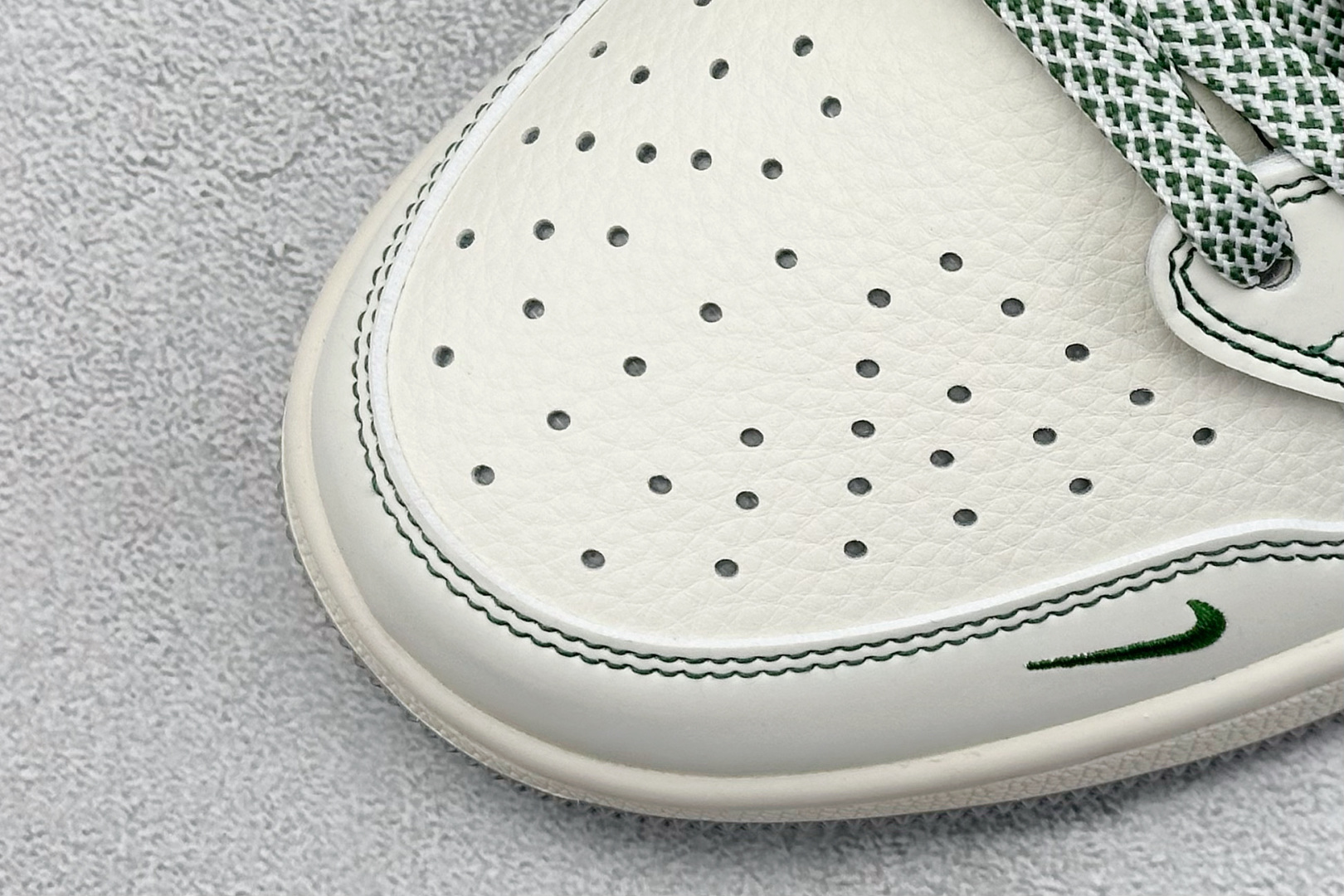 Air Jordan 1 x Travis Scott AJ1倒勾 乔一倒钩 斯图西联名款 低帮文化篮球鞋 XF8698-073