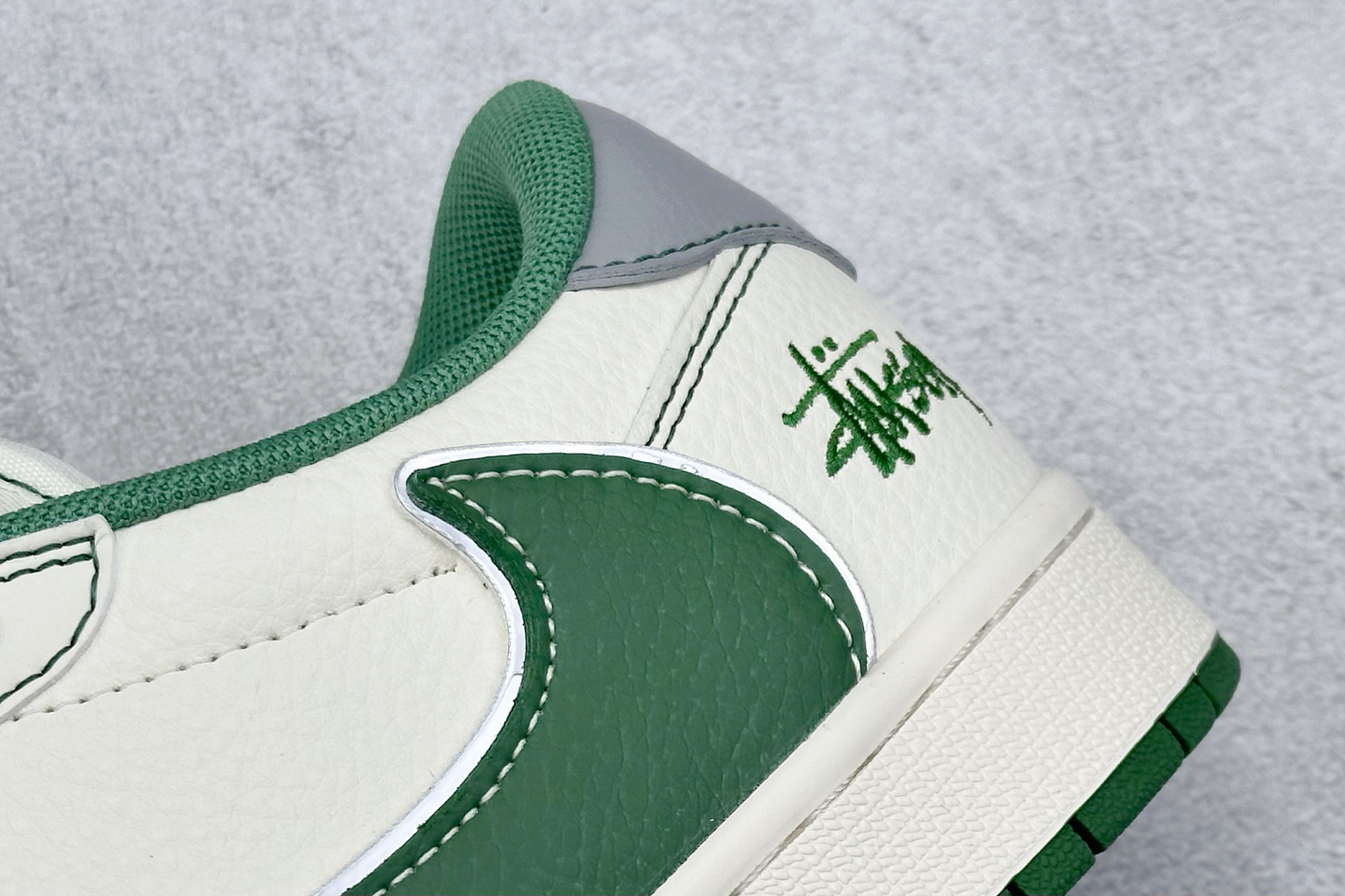 Air Jordan 1 x Travis Scott AJ1倒勾 乔一倒钩 斯图西联名款 低帮文化篮球鞋 XF8698-073