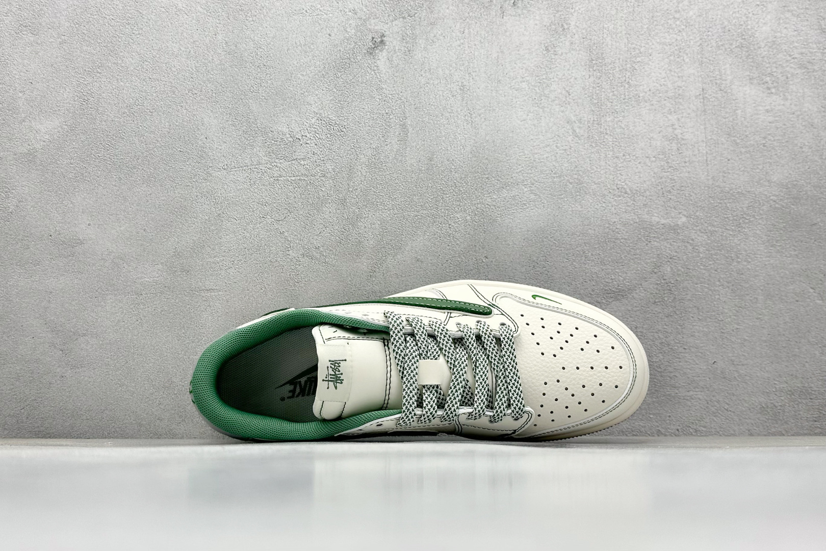 Air Jordan 1 x Travis Scott AJ1倒勾 乔一倒钩 斯图西联名款 低帮文化篮球鞋 XF8698-073